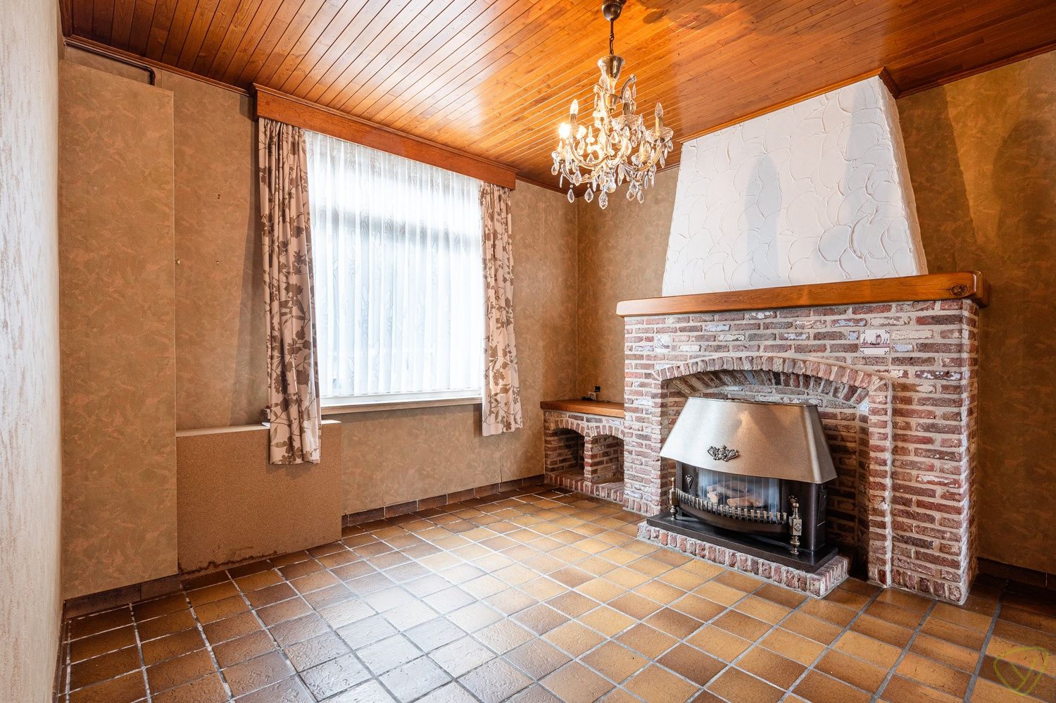 Te renoveren stadswoning met potentieel in hartje Eeklo foto 3