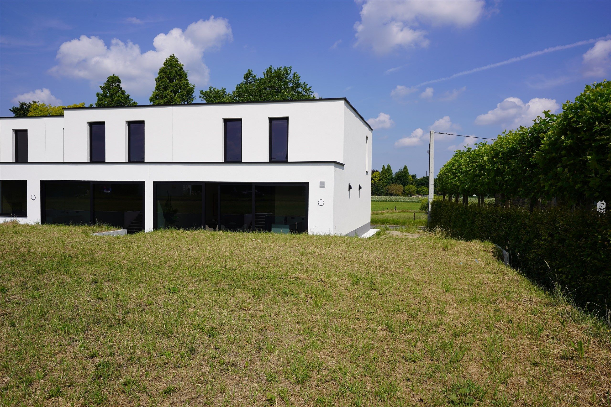 Halfopen NIEUWBOUW op 561 m² – Ruimte, Licht en Leefcomfort foto 5