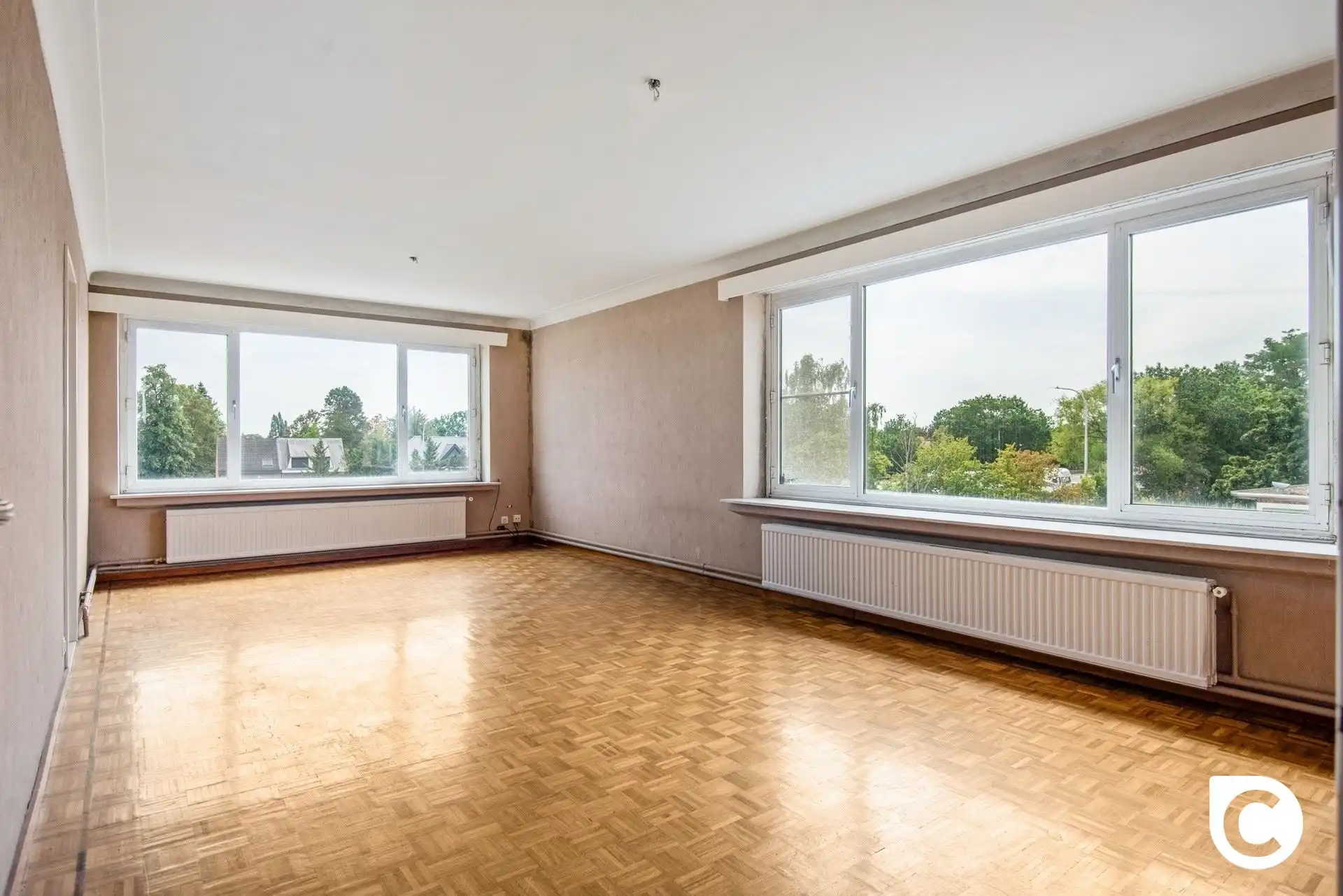 Te renoveren 3slpk app met terras foto 3