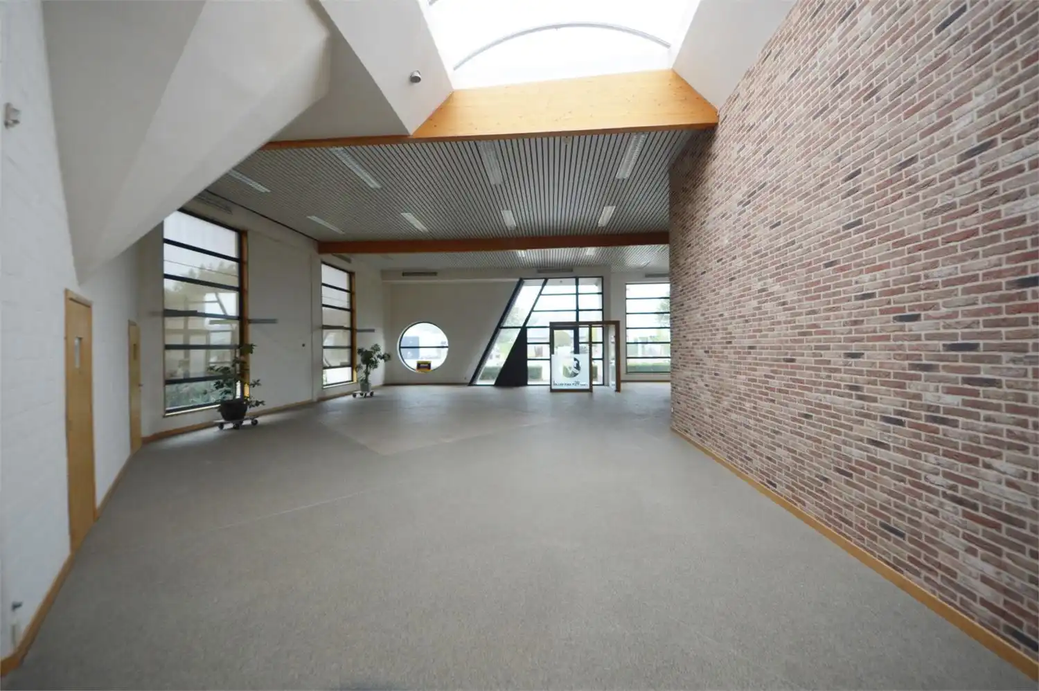 UNIEK BEDRIJFSGEBOUW INDUSTRIEZONE NOORD II foto 11