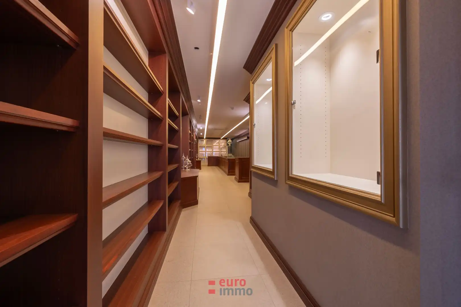 Volledig ingericht handelspand op triple A locatie! foto 10