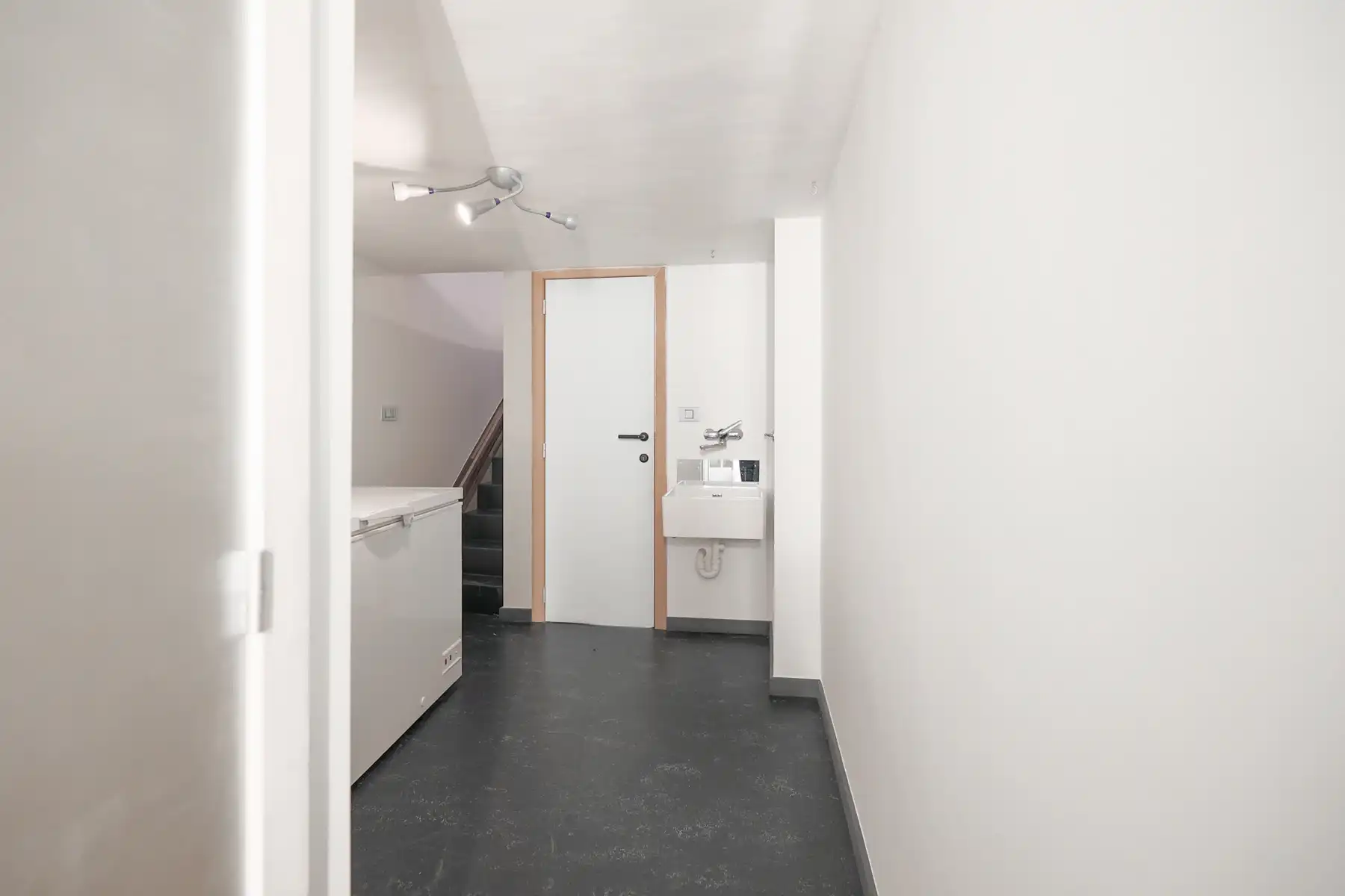 Uniek appartement met loftgevoel en terras foto 9