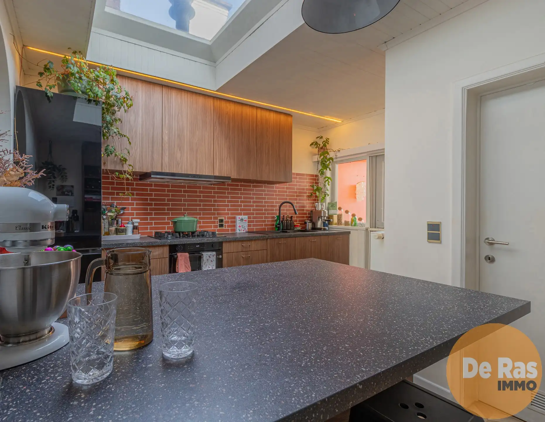 WETTEREN - Instapklare woning met twee slpks en terras foto 8