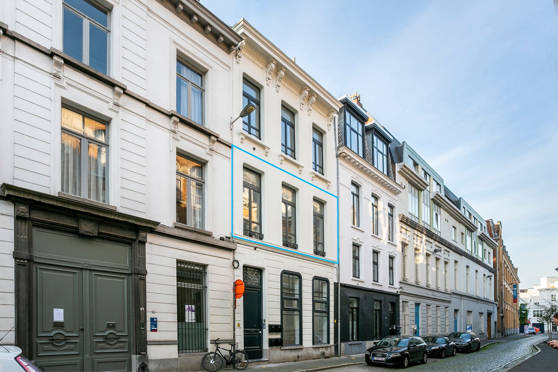 Lichtrijk, trendy appartement in gerenoveerd herenhuis foto 17