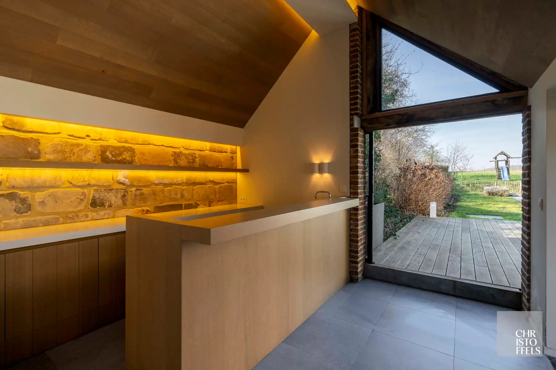 Exclusieve vierkantshoeve met buitenzwembad en vrij uitzicht op perceel van 3.213m² foto 27