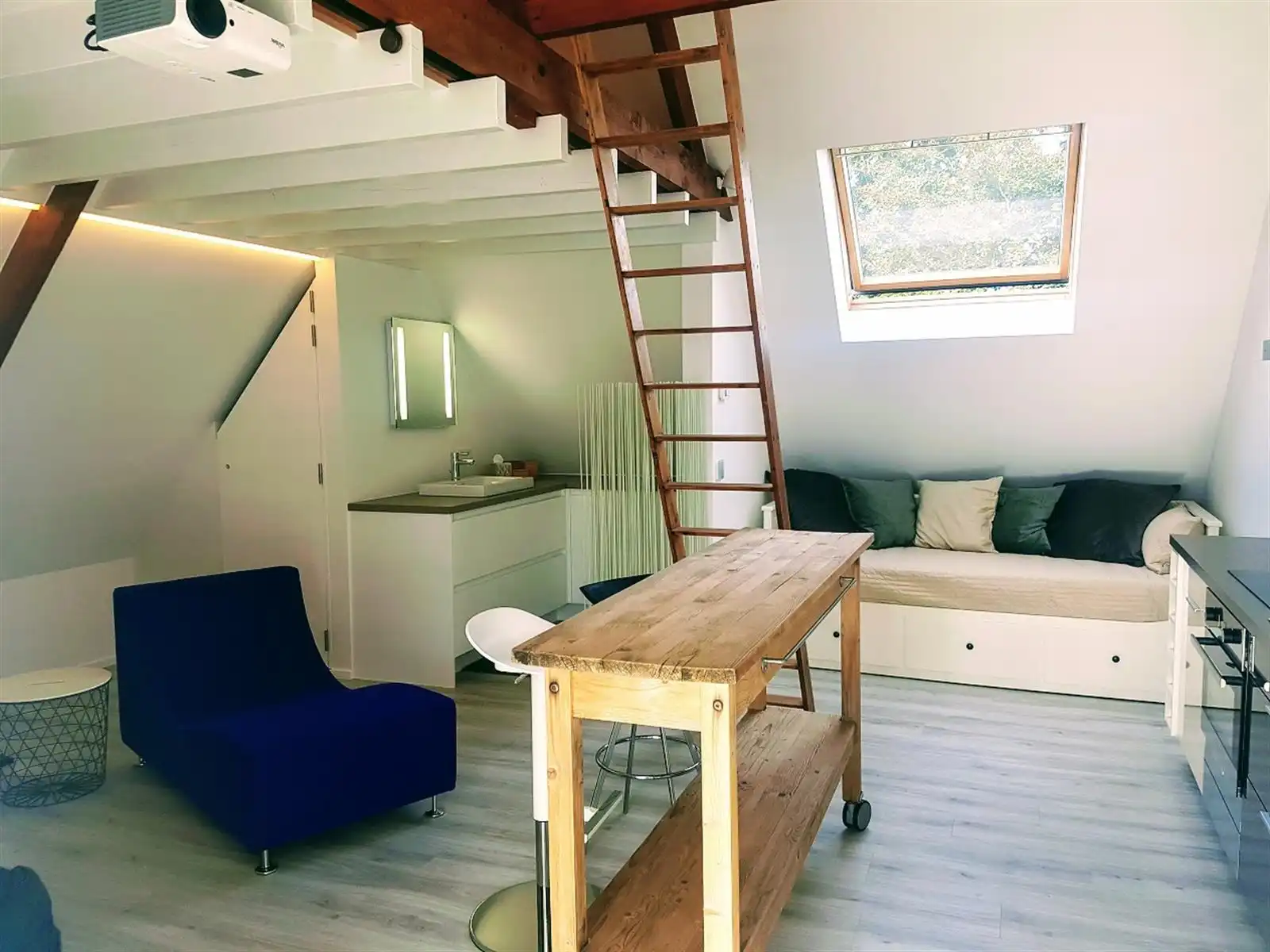 Toffe studio te huur ! foto 2