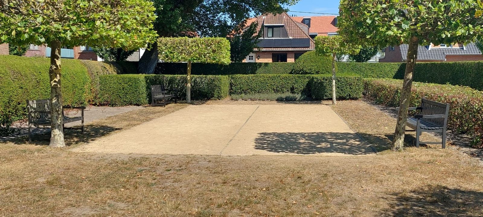 Charmante studio met terras in groen vakantiepark foto 12