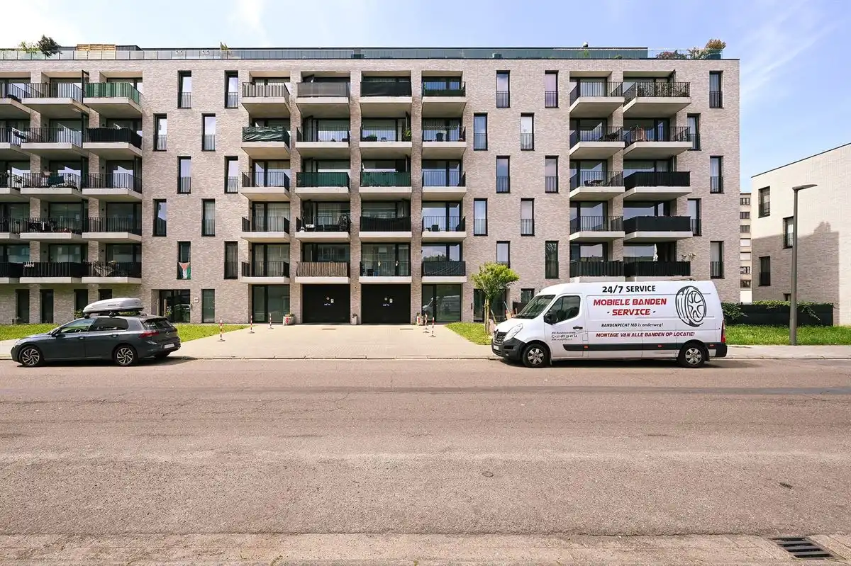 Recent appartement met twee slaapkamers en zonnig terras foto 20