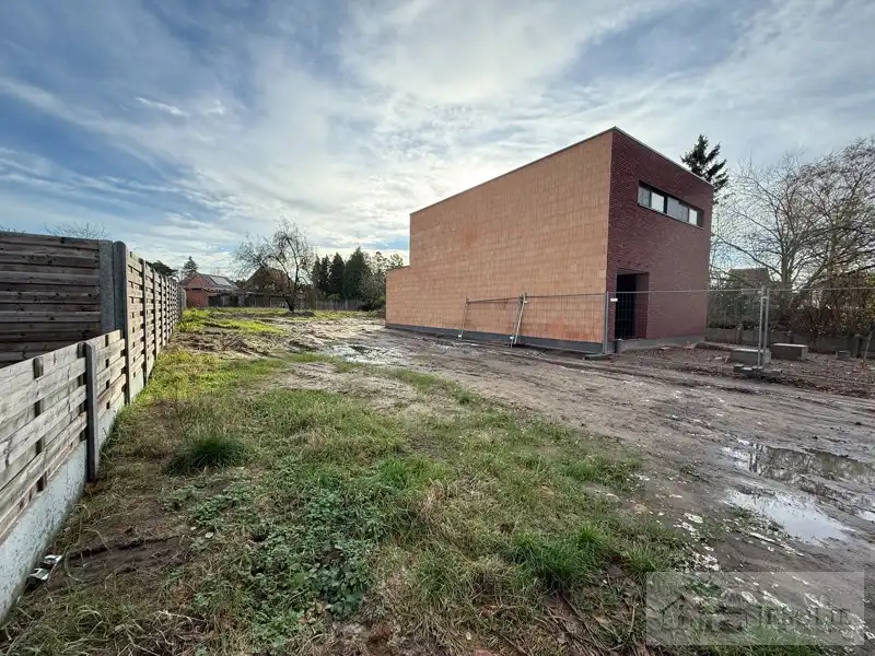 Perceel voor halfopen bebouwing - 620m² foto {{pictureIndex}}