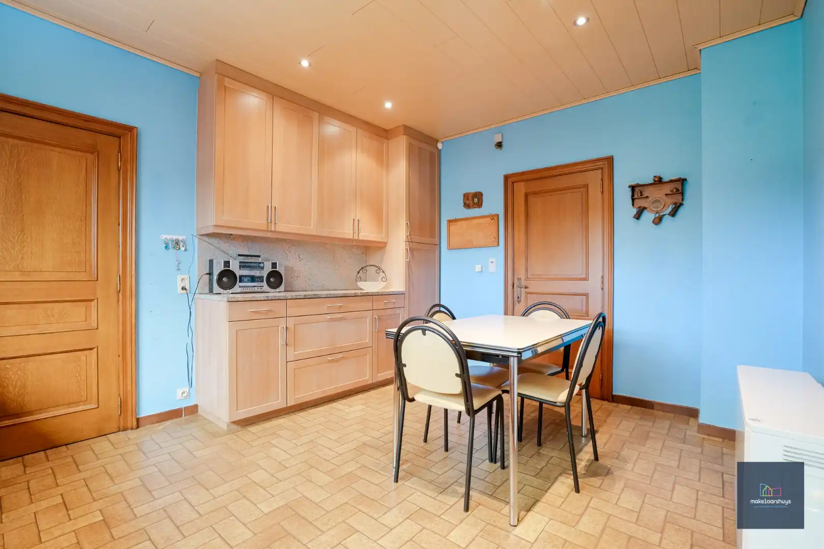 Ruime bungalow met garage op 1980m² grond  foto 10