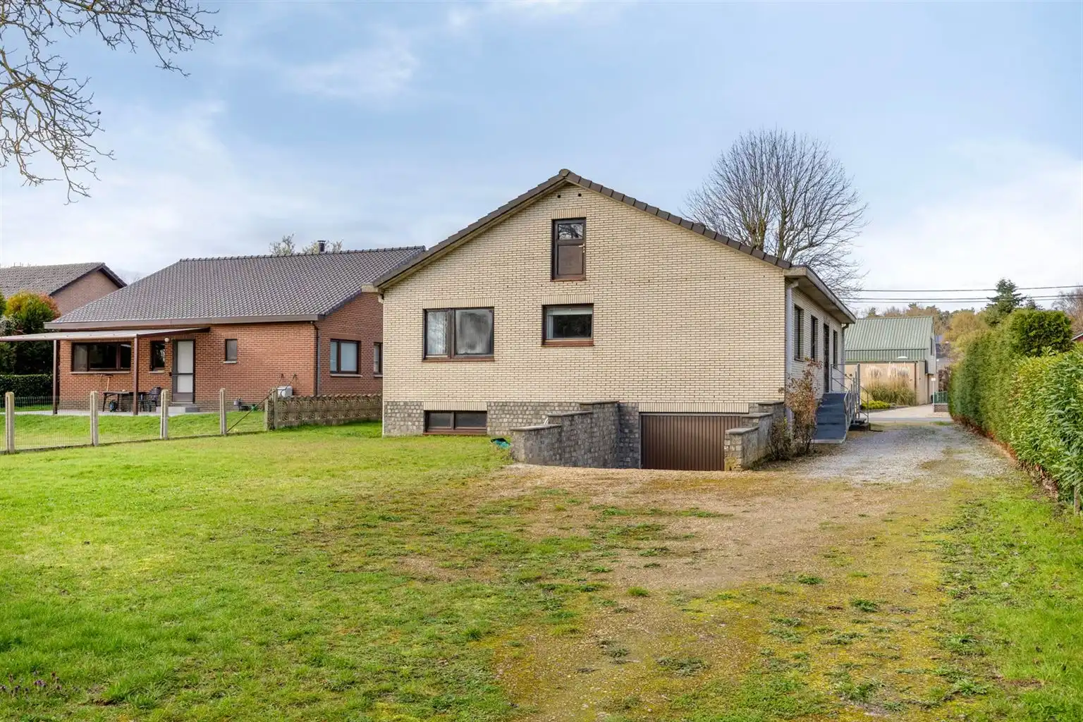 Vrijstaande woning op een uitzonderlijk perceel van 29a95ca met 4 slaapkamers en inpandige garage, gelegen op een rustige toplocatie nabij het centrum van Maaseik. foto 24