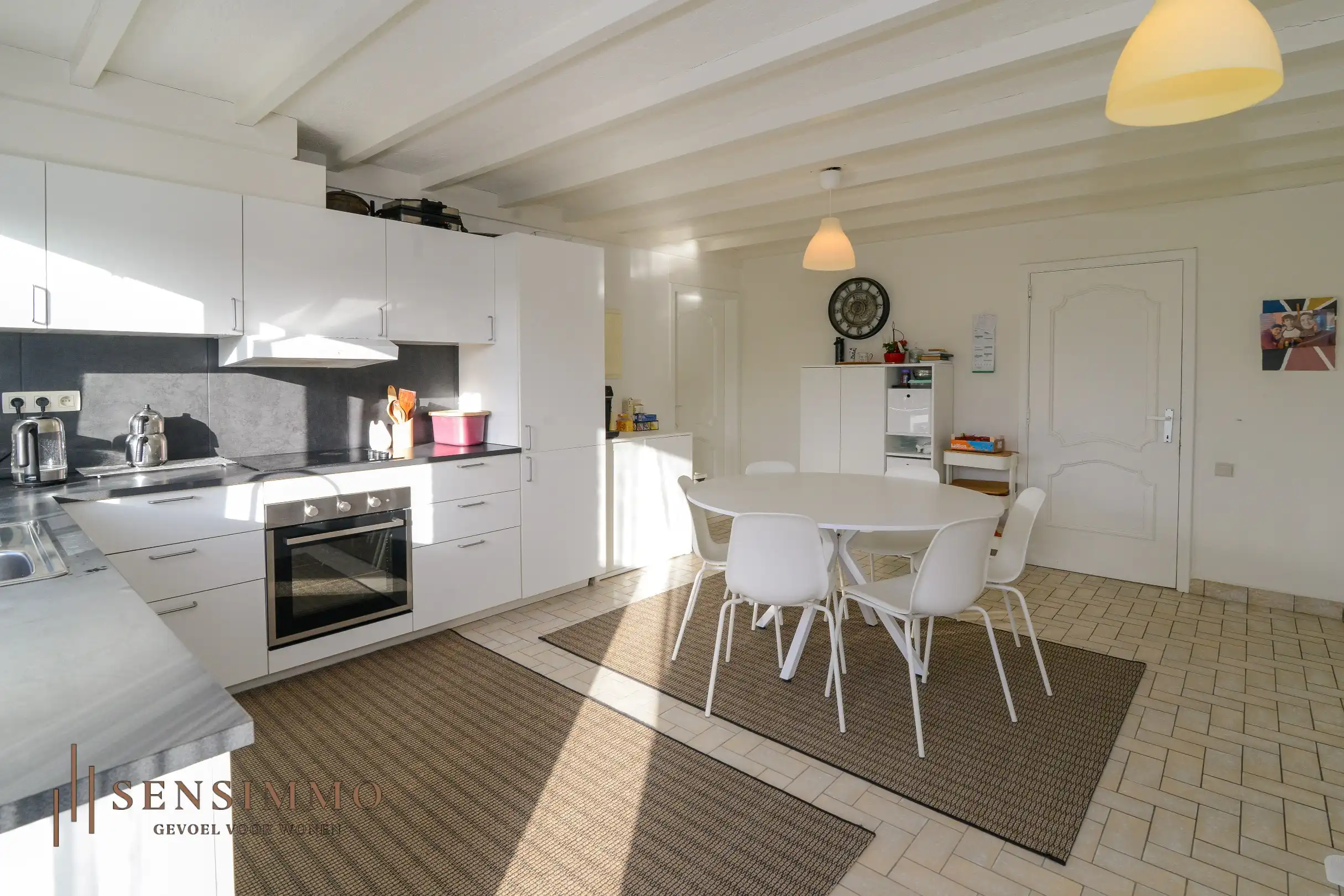 Gelijkvloersappartement met 2 slaapkamers + terras, parking en kelderberging foto 10