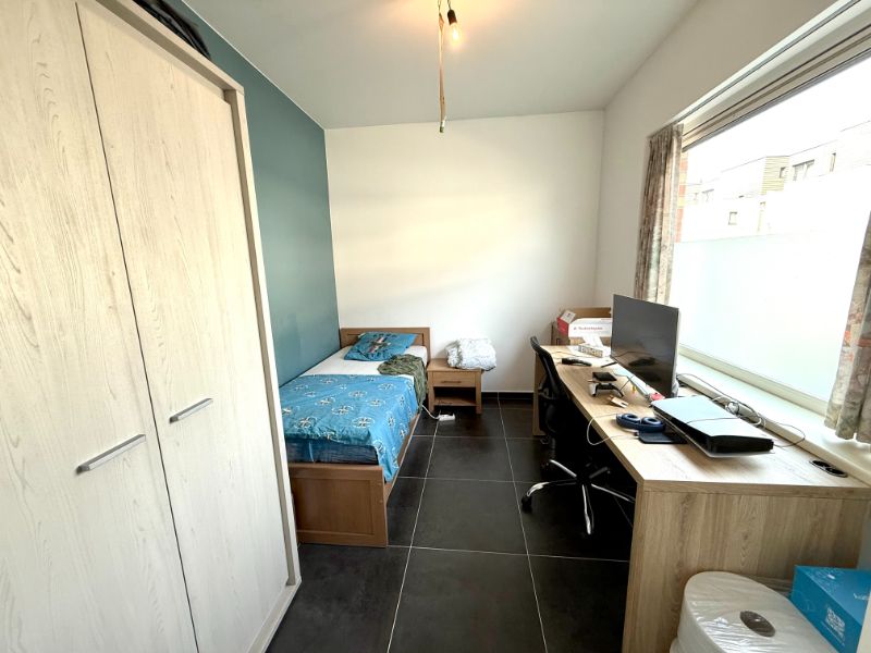 Moderne rijwoning met 2 slaapkamers, tuin en parkeerplaats foto 15