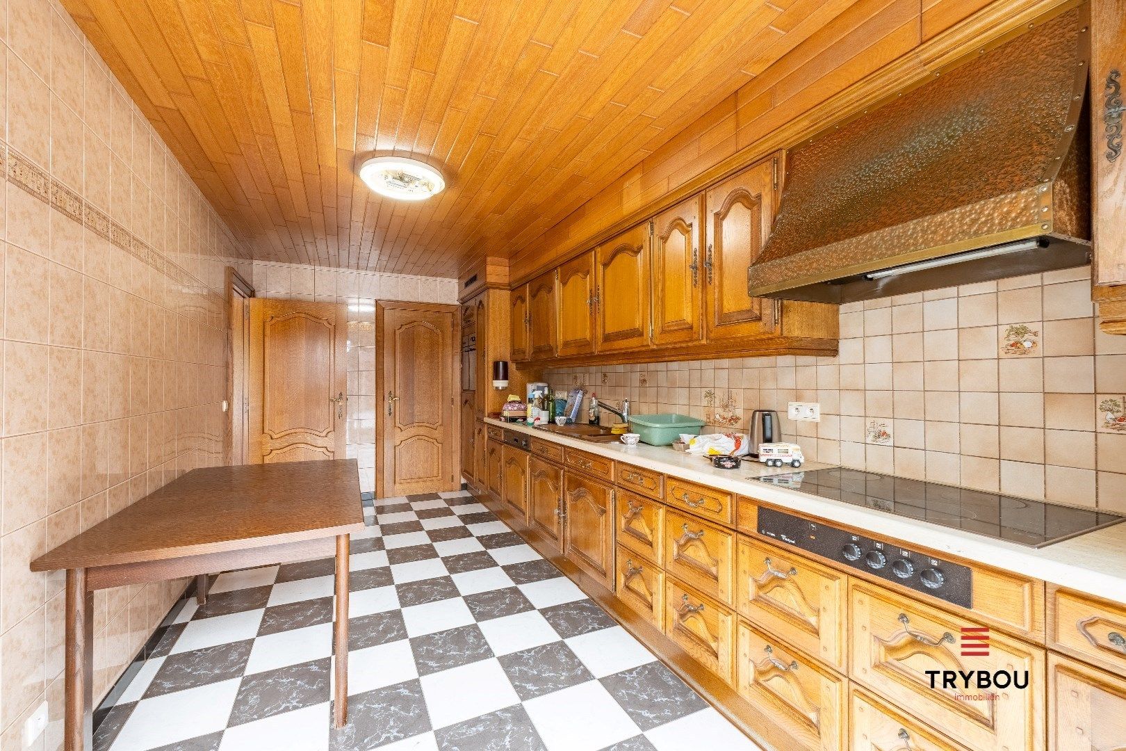 Ruime woning op ruim perceel grond in Centrum Houthulst foto 8
