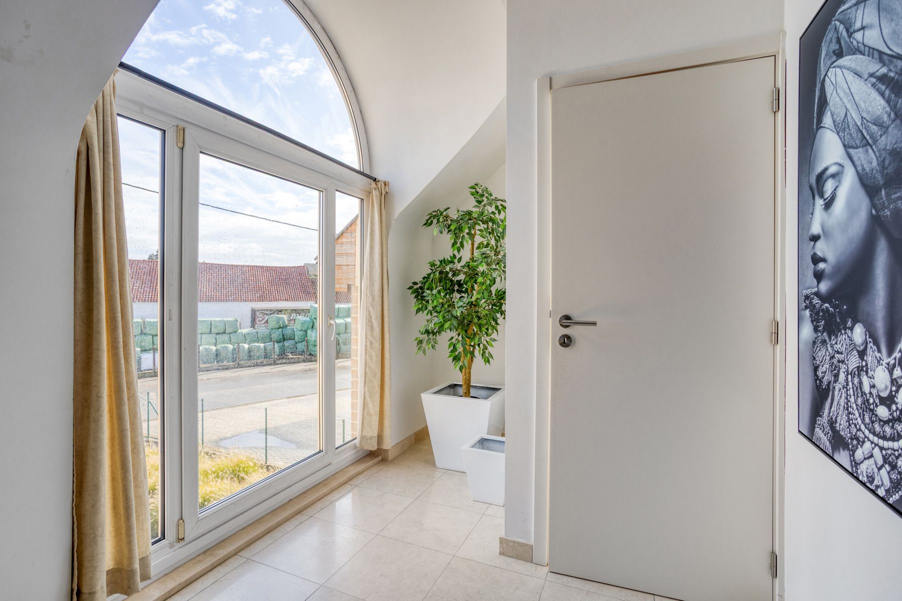 Landelijk gelegen ruime villa op 11a foto 13