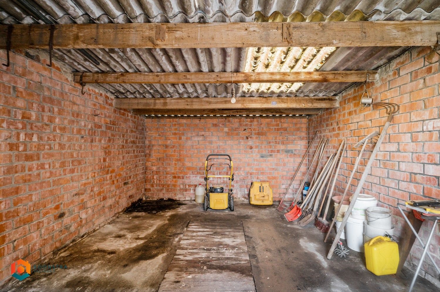 Te renoveren woning met 3 slpkrs en 2 garages in Berlaar-Heikant foto 22