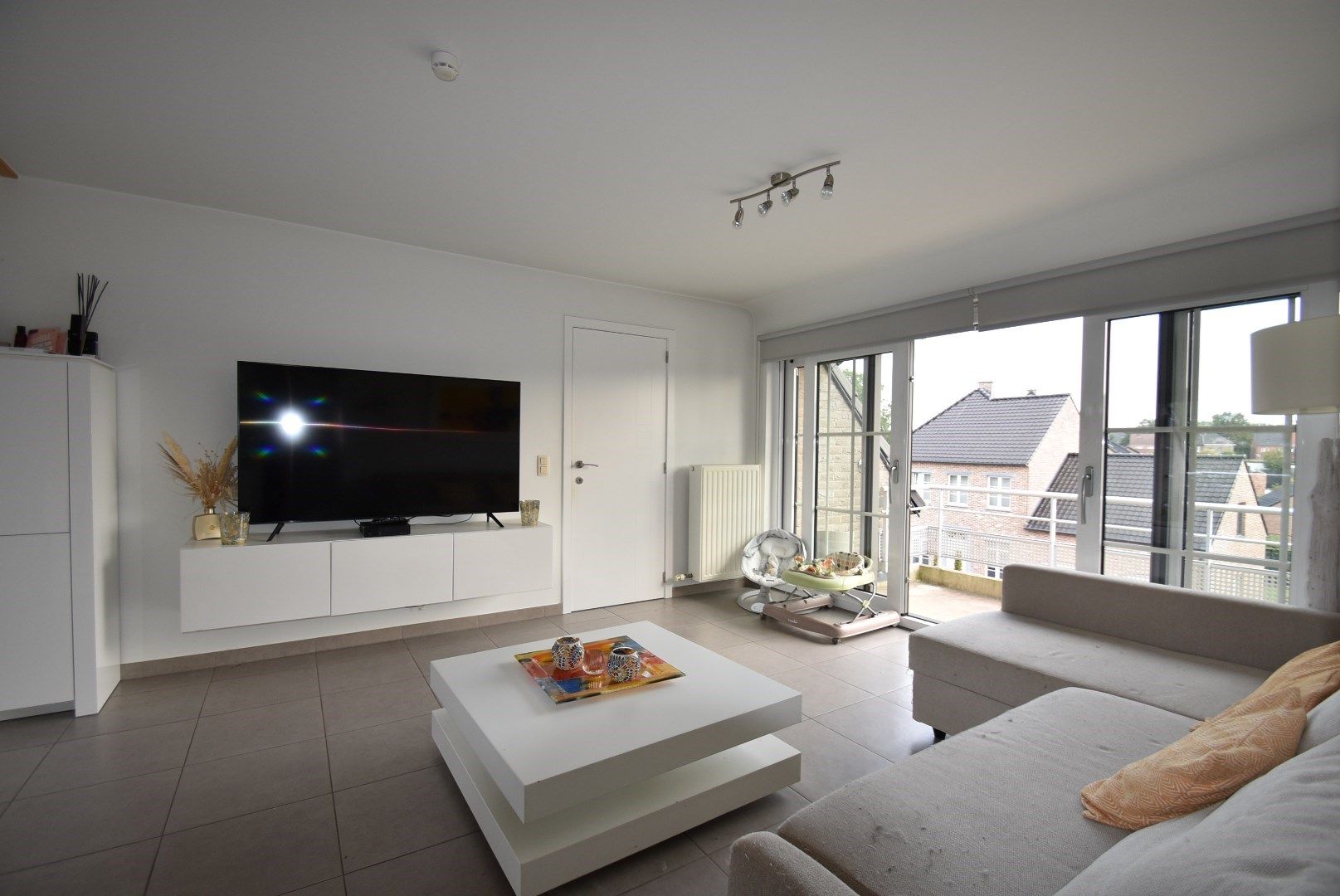 Ruim en luchtig Duplex appartement - 130 m² - met 3 slpk, bureauruimte, 2 terrassen en garage te Munsterbilzen foto 6