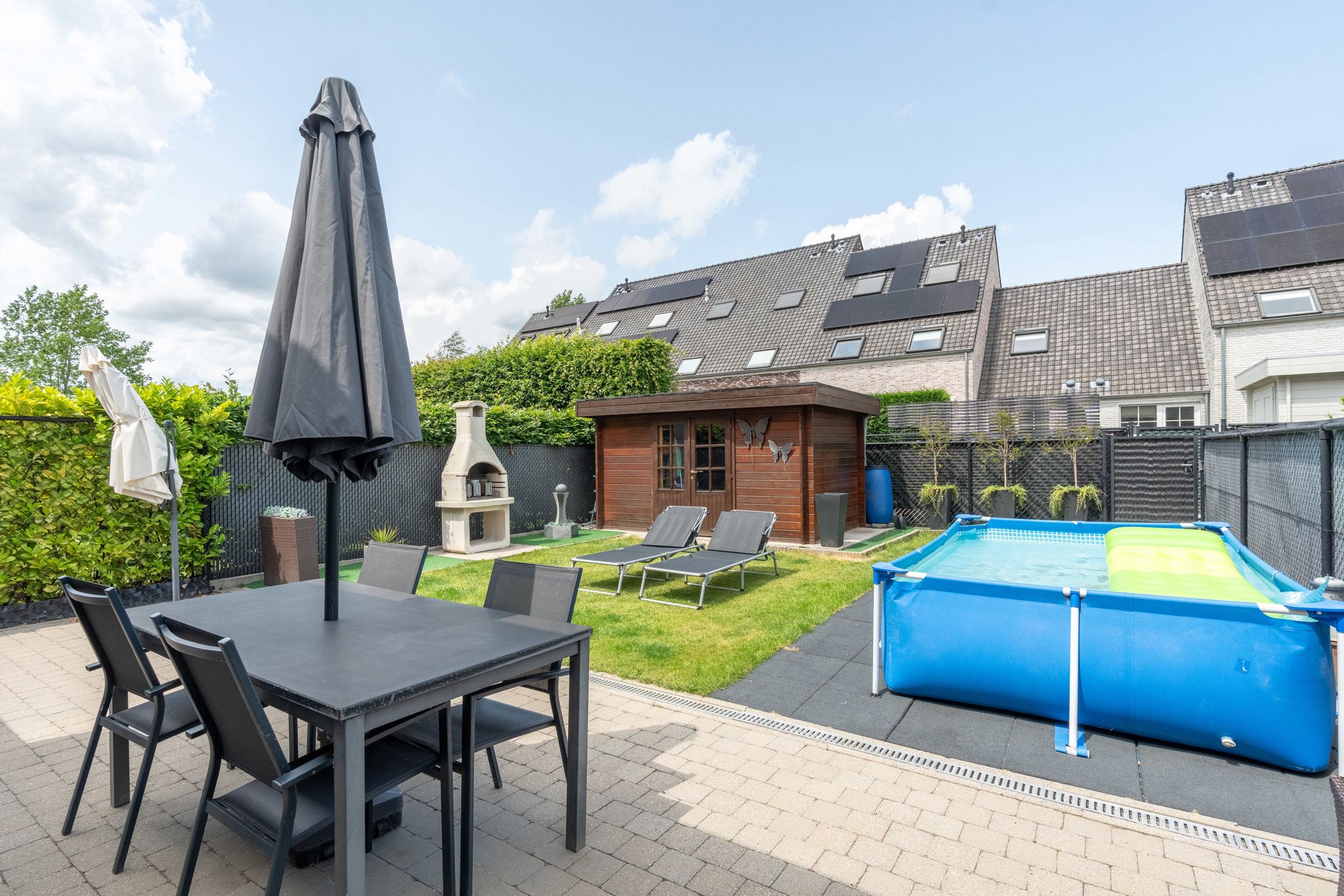 Instapklare woning met 3 grote slpks en garage foto 3