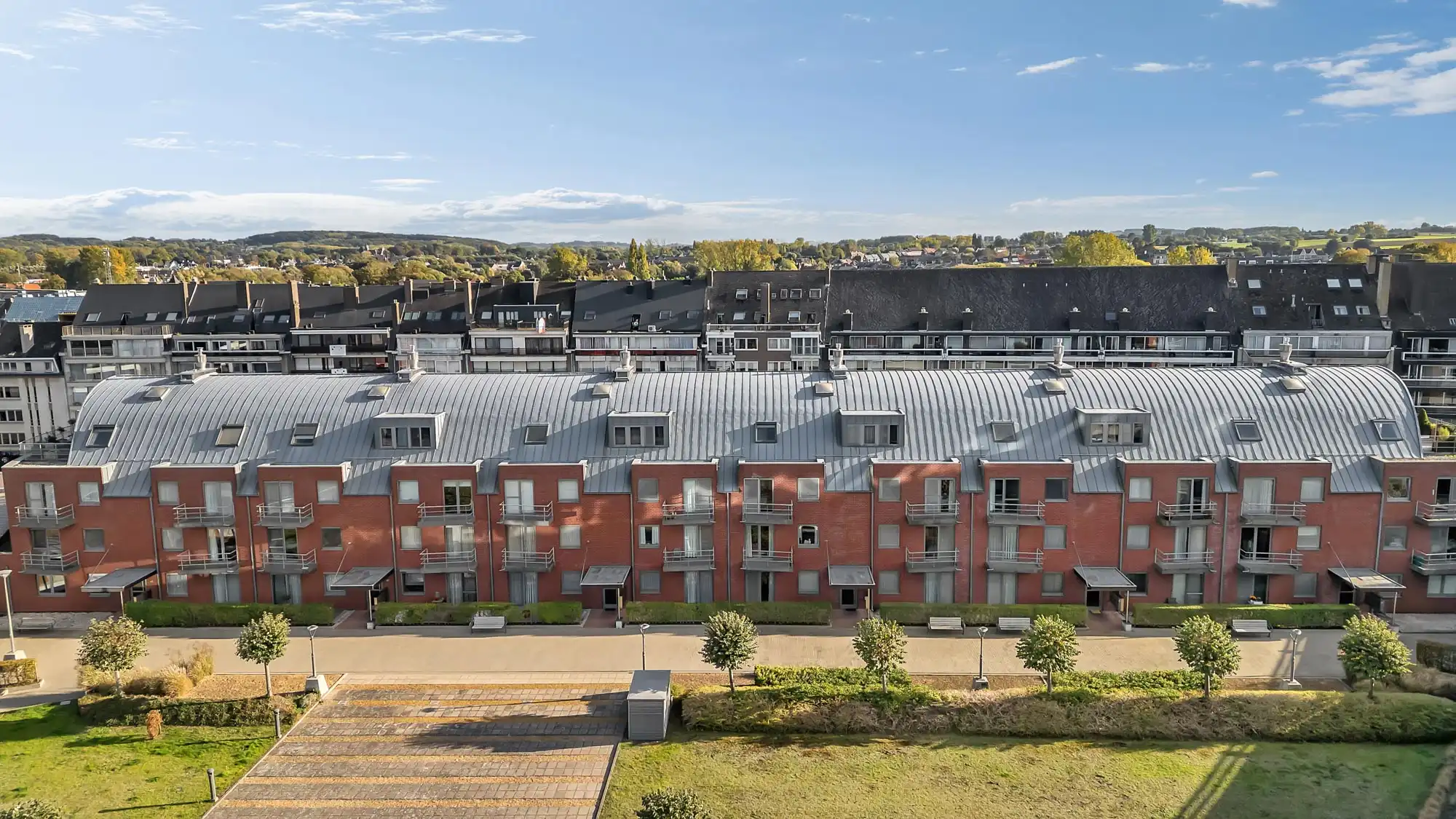 Ruim appartement met ruime garage en twee terrassen foto 21