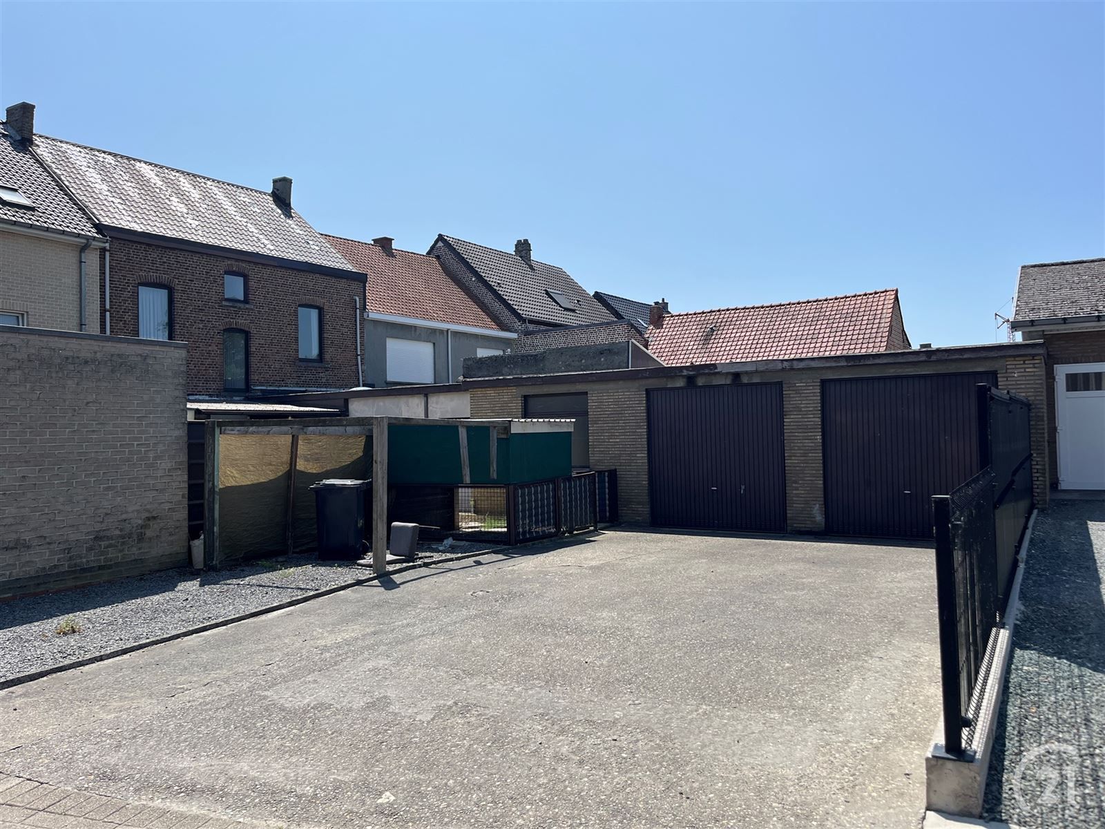 Ruim pand met karakter en dubbele garage! foto 15