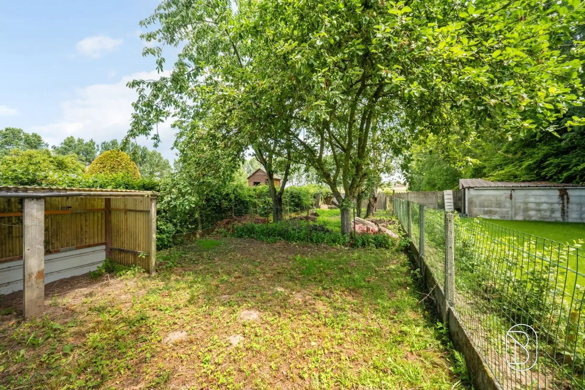 Mooie gerenoveerde halfopen woning met tuin in Saint-Sauveur foto 7