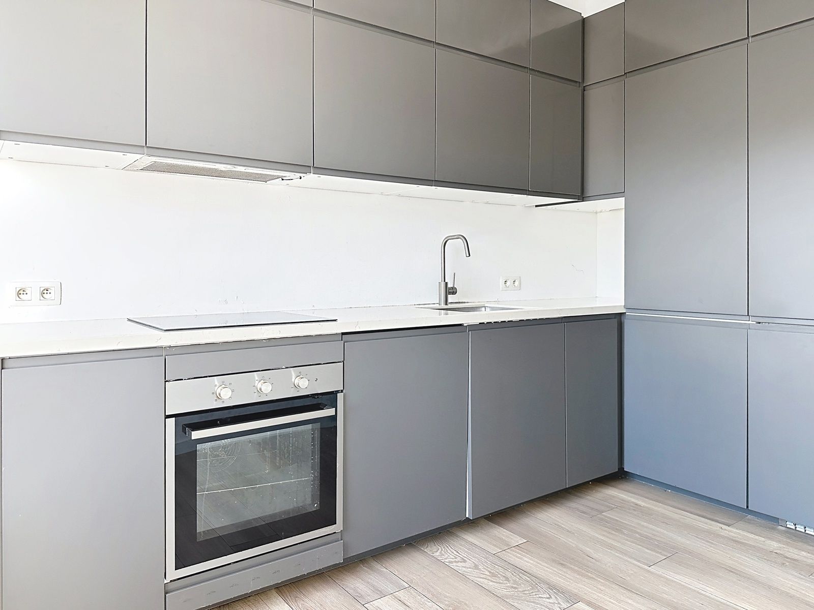 Opbrengstappartement met 3 slaapkamers in hartje Aartselaar – Reeds verhuurd aan € 1.175/maand foto 9