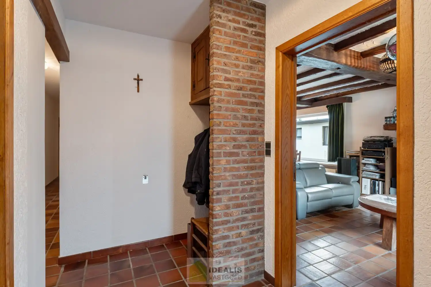 IDEALIS VASTGOED - EENGEZINSWONING MET 4 SLAAPKAMERS OP EEN AANGENAAM PERCEEL VAN 8A 71CA! foto 4