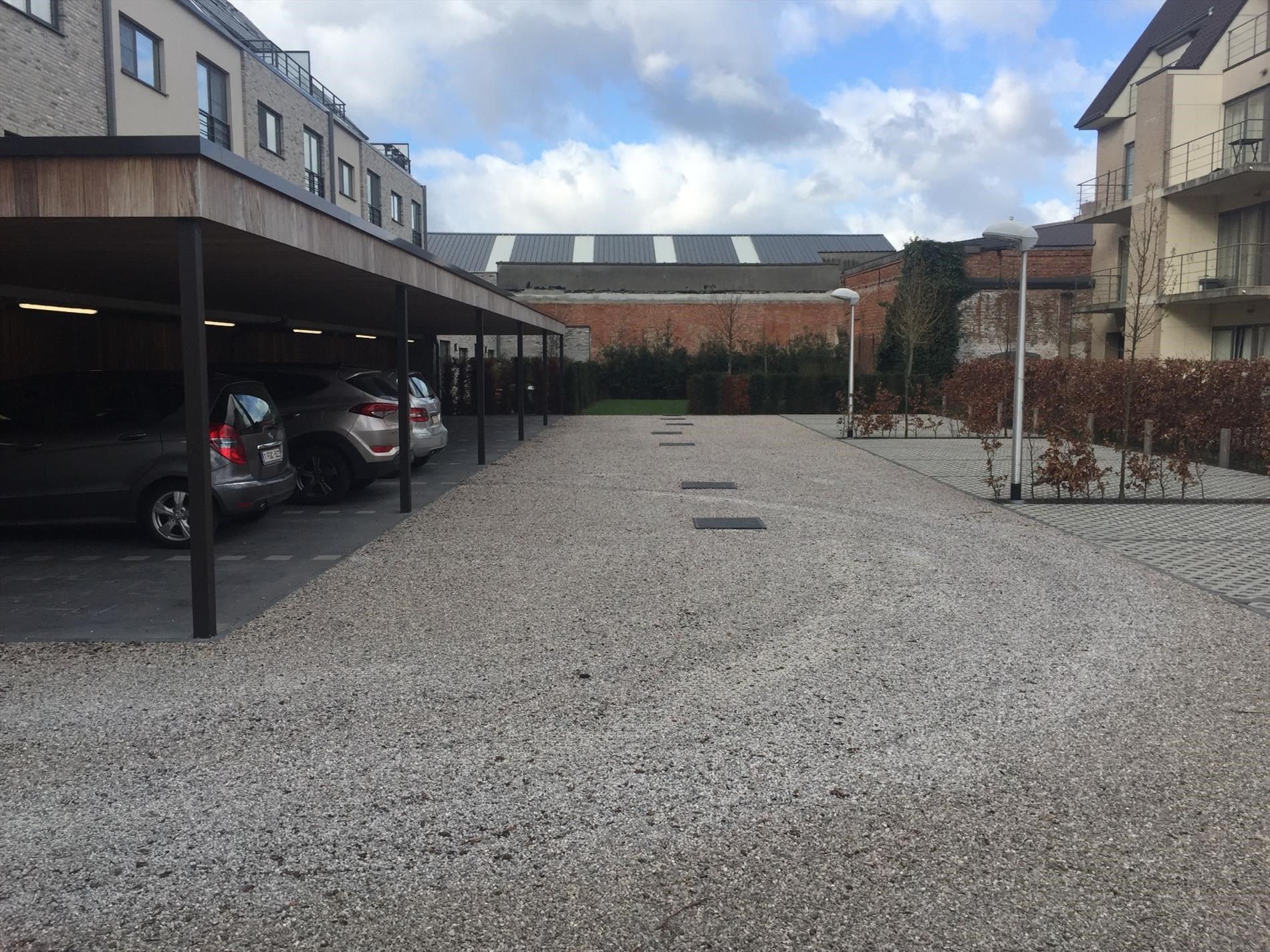 Ruim en modern duplex-appartement met twee terrassen en autostaanplaatsen in Lokeren foto 11