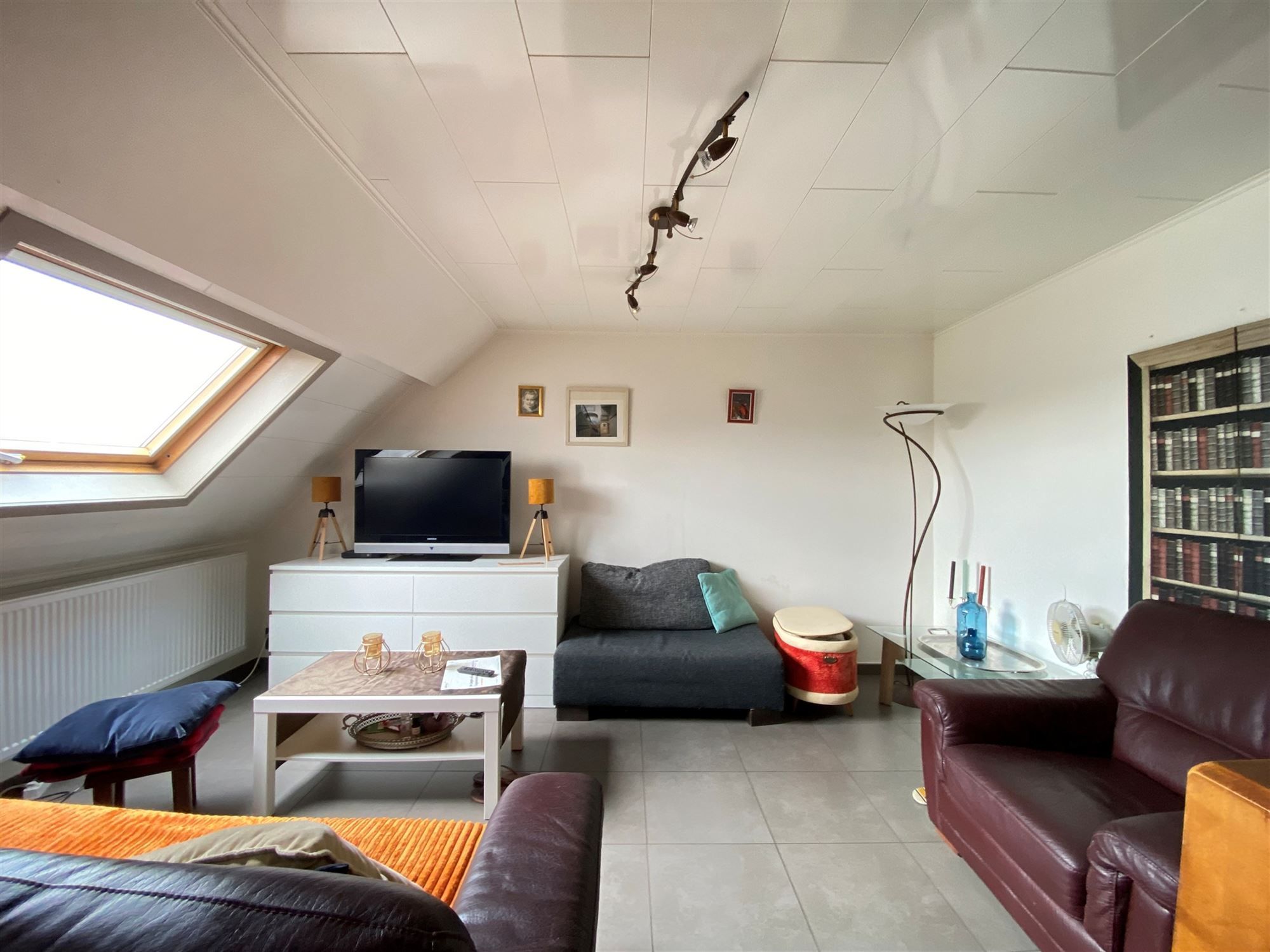 Appartement met 1 slpk en garage  foto 2