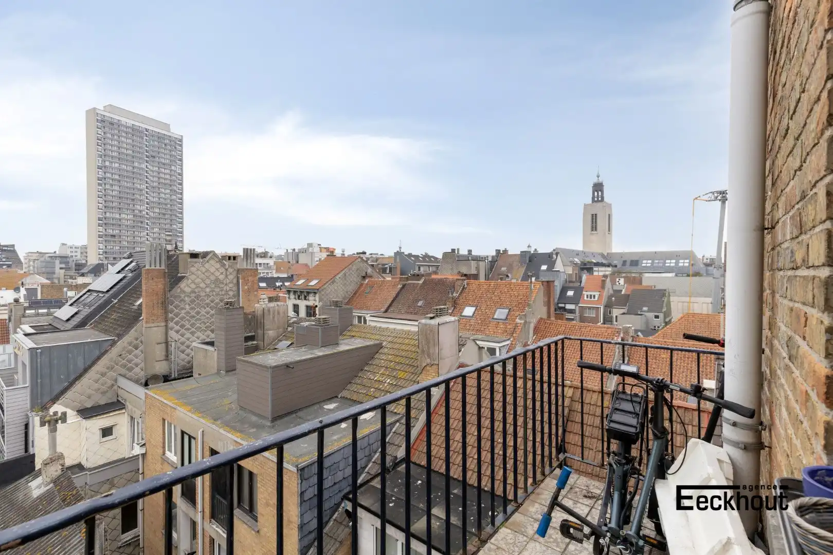 Stijlvol gerenoveerd appartement in het bruisende hart van Oostende! foto 10