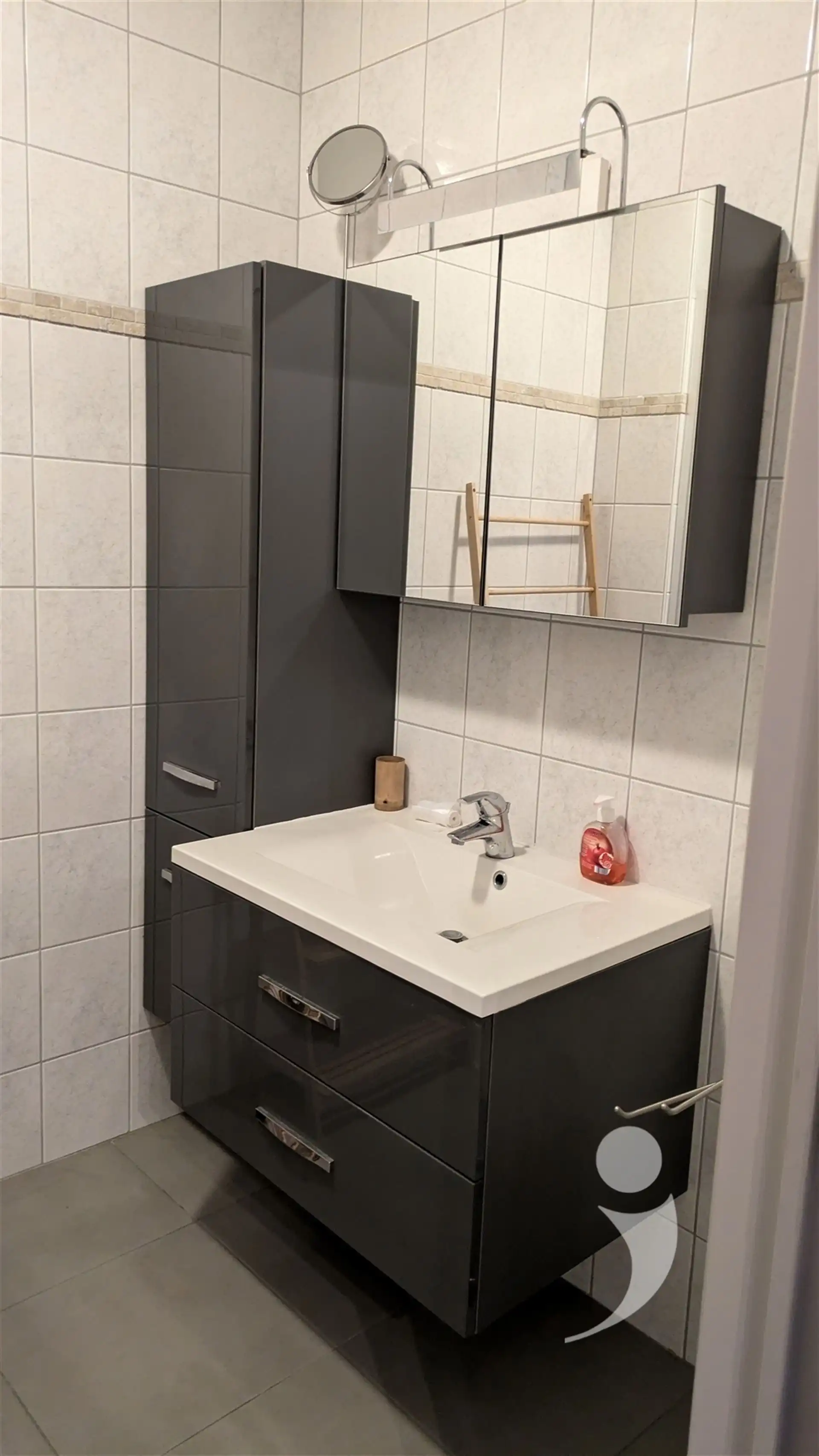 Gemeubeld appartement aan station te Aarschot. foto 6