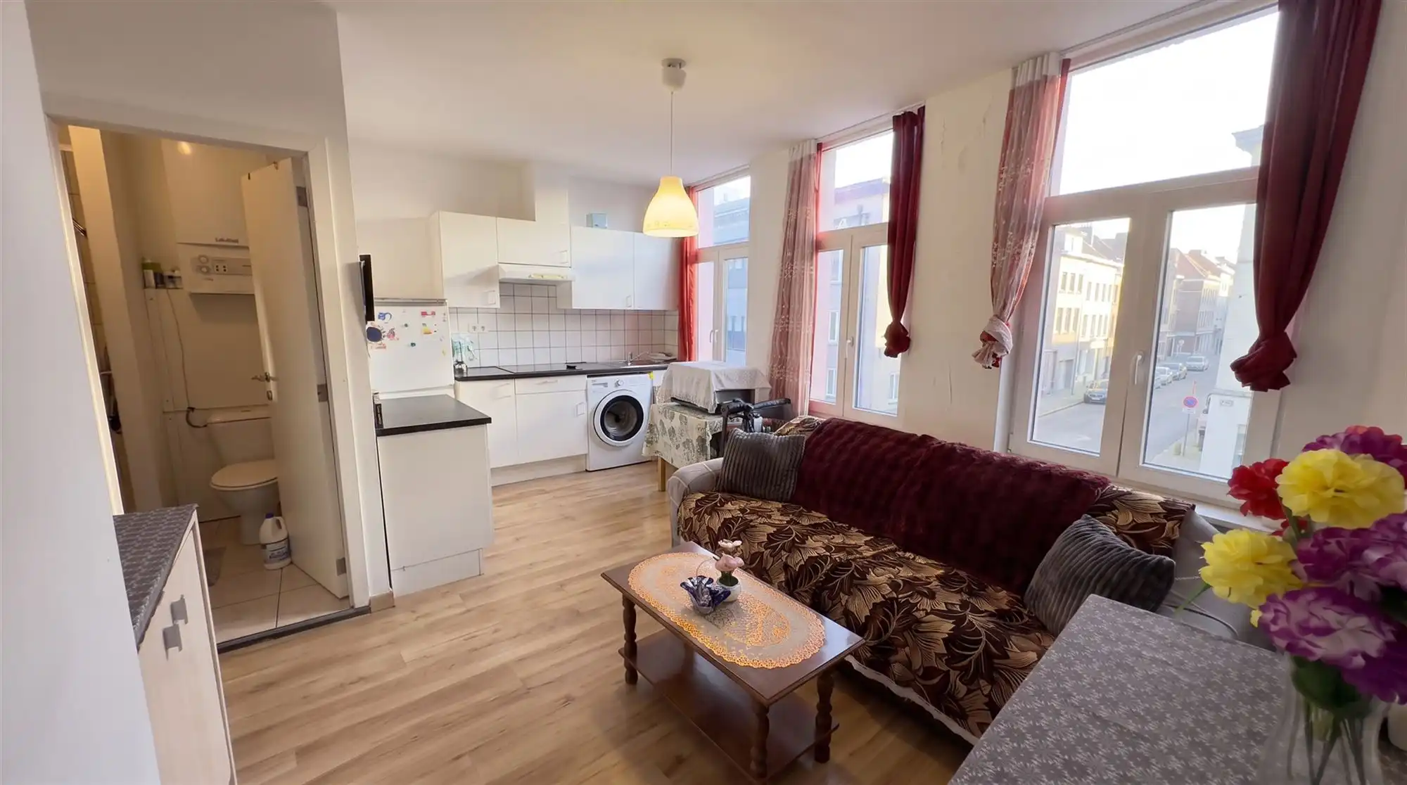 Rendabele opbrengsteigendom met 3 appartementen en handel. foto 7