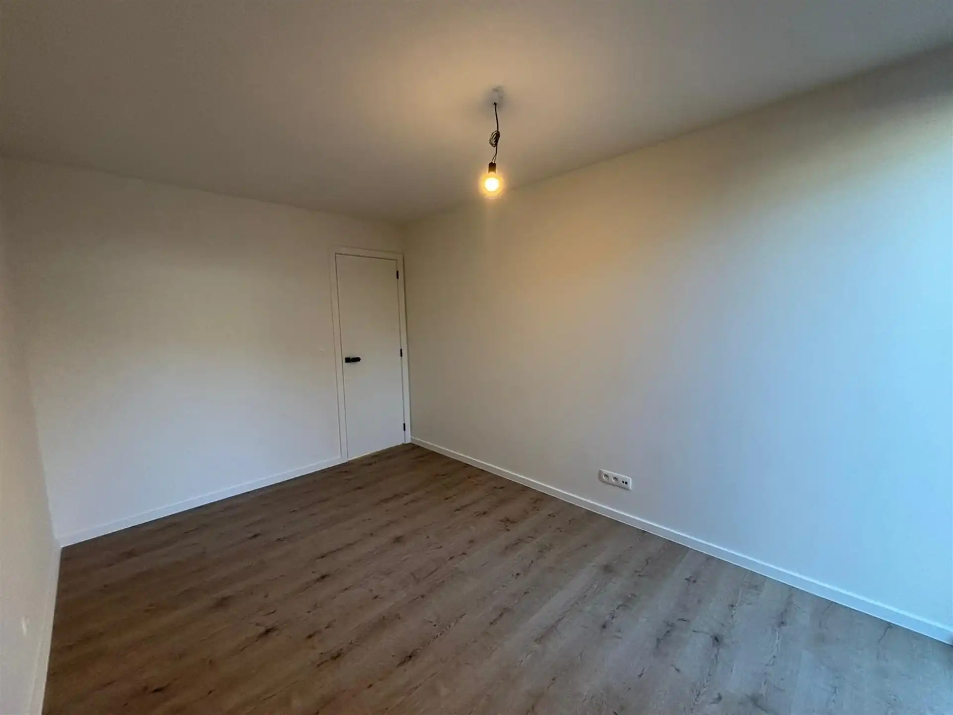 Modern gelijkvloers appartement met private tuin en ruime terrassen in Asse! foto 24