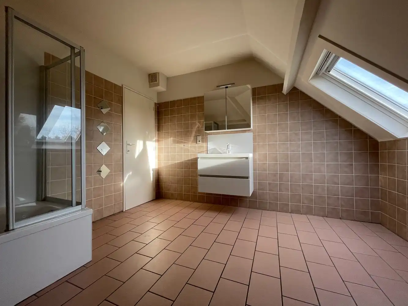 Appartement met o.a. 2 slpk's & garage foto 9