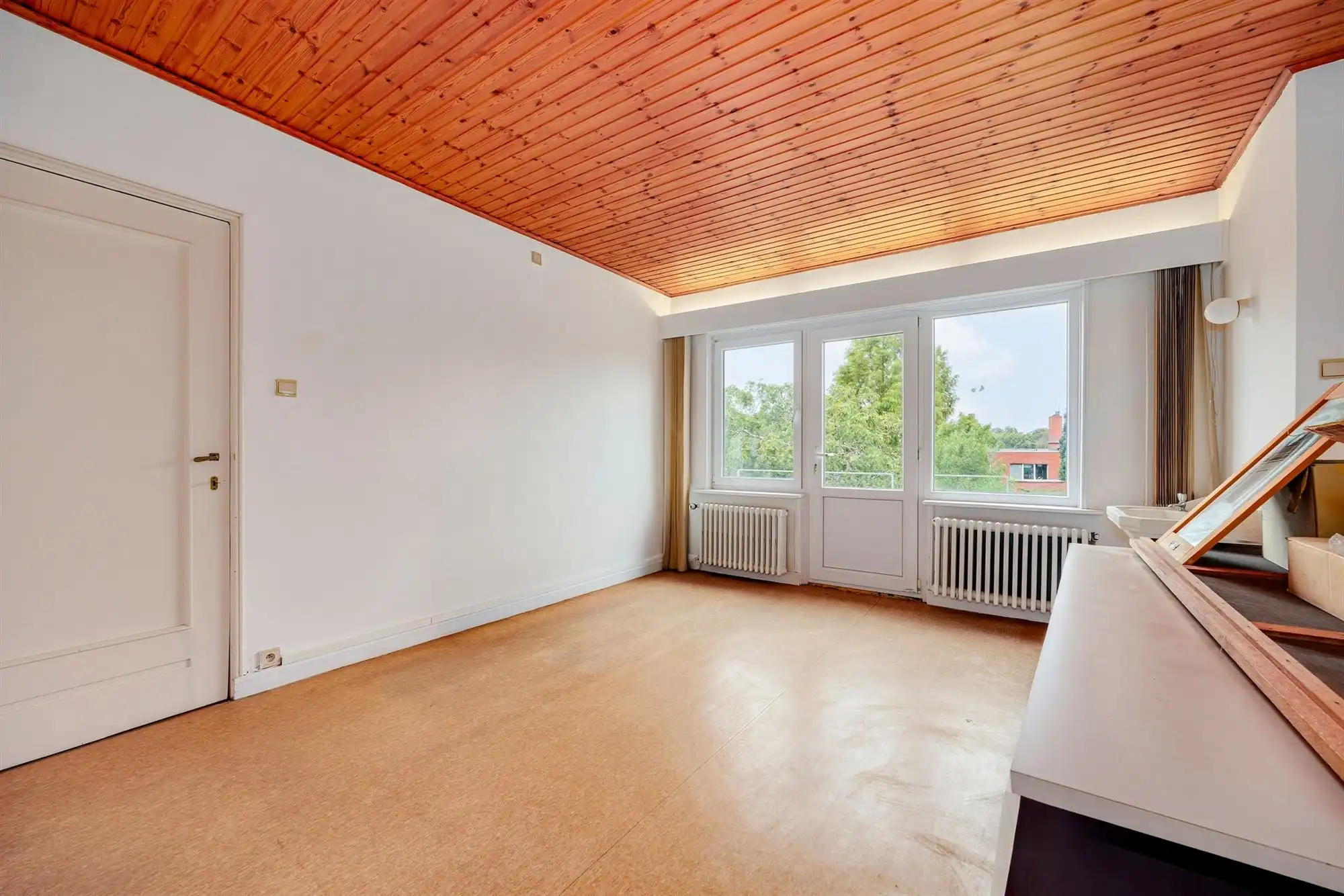 Ruime woning met veelzijdige praktijkruimtes foto 15