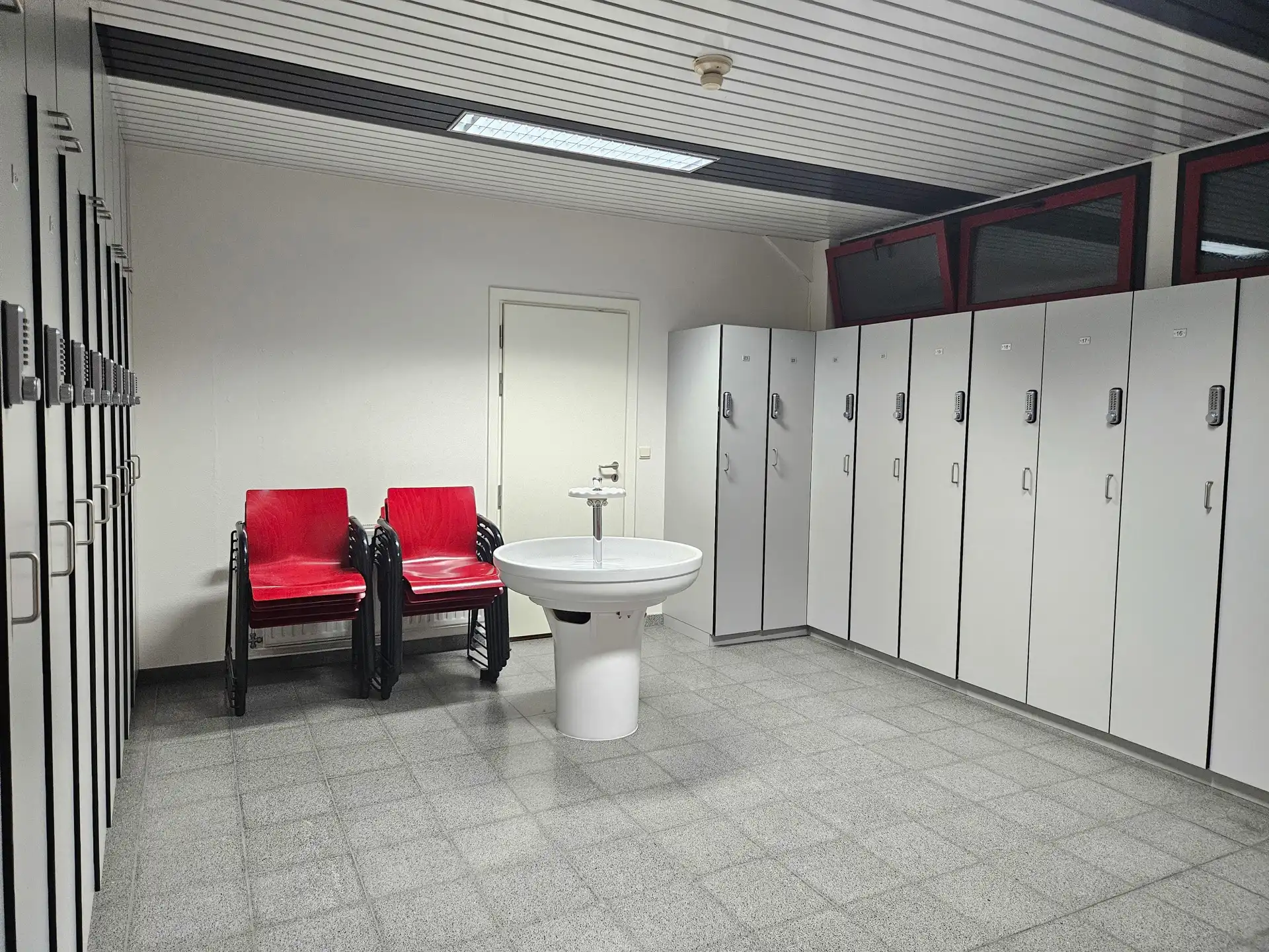 SEMI-INDUSTRIEEL GEBOUW OP ZICHTLOCATIE foto 22