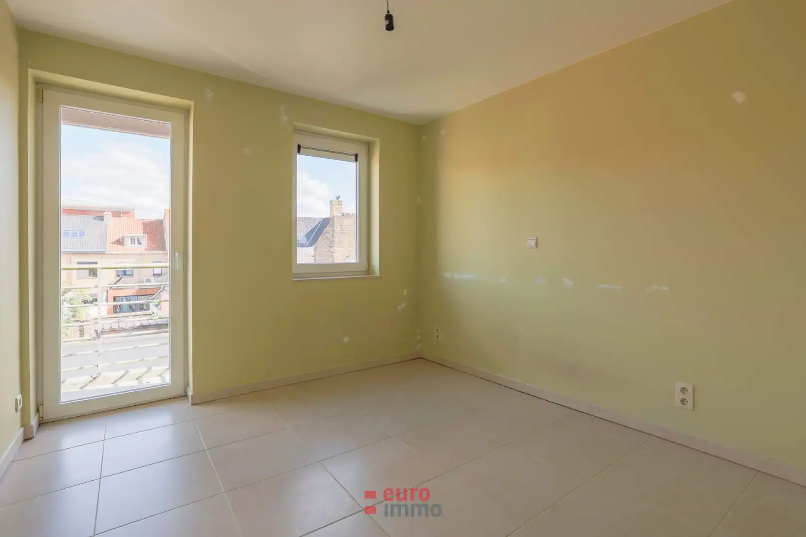 Lichtrijk appartement met 2 slaapkamers in de historische stadskern! foto 8