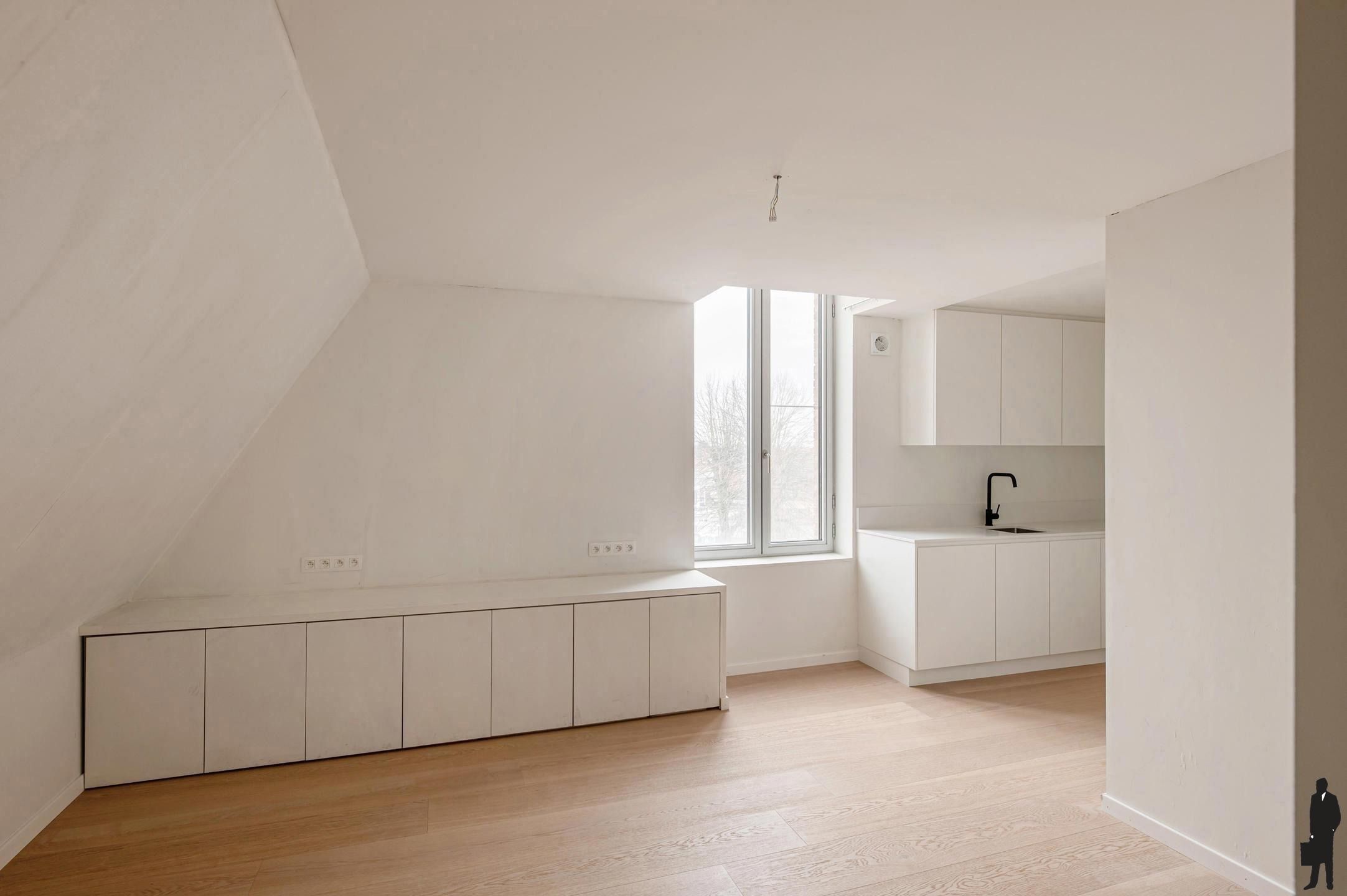 Charmante gerenoveerde duplex met 2 slaapkamers foto 2