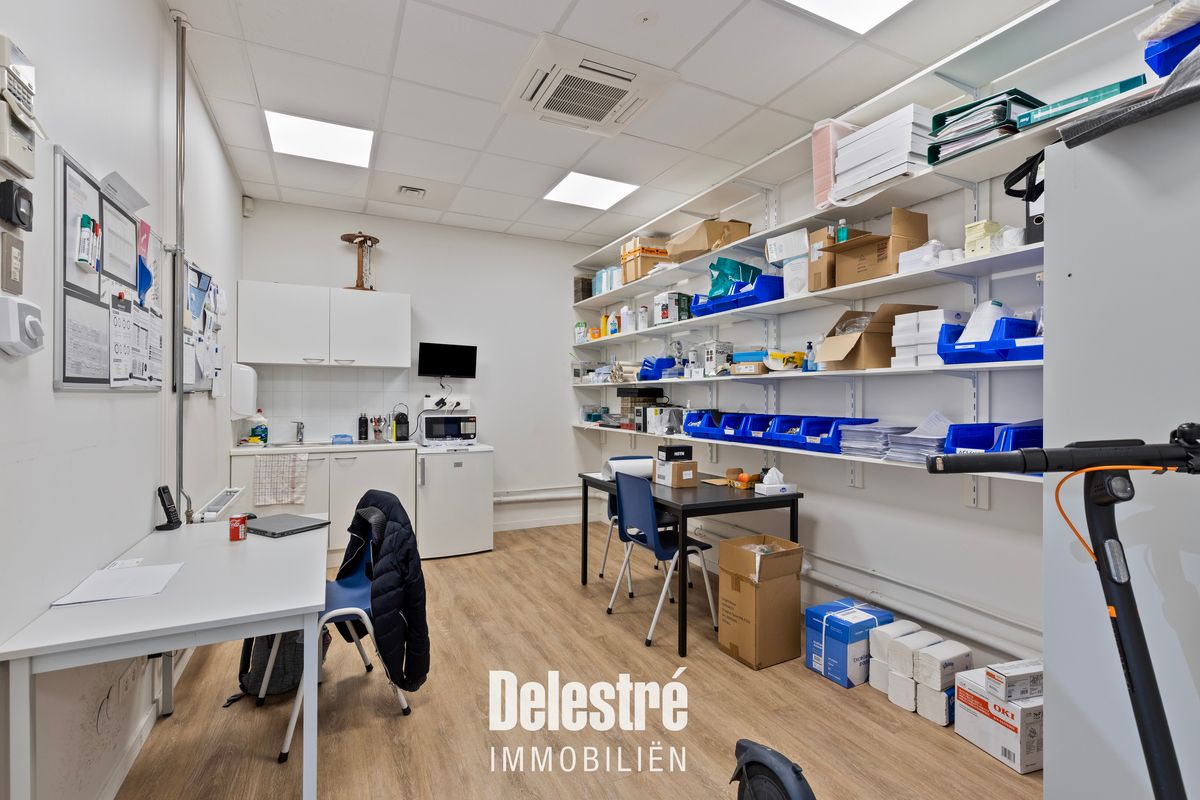 Opbrengsteigendom verhuurd aan PEARLE OPTICIENS  foto 17