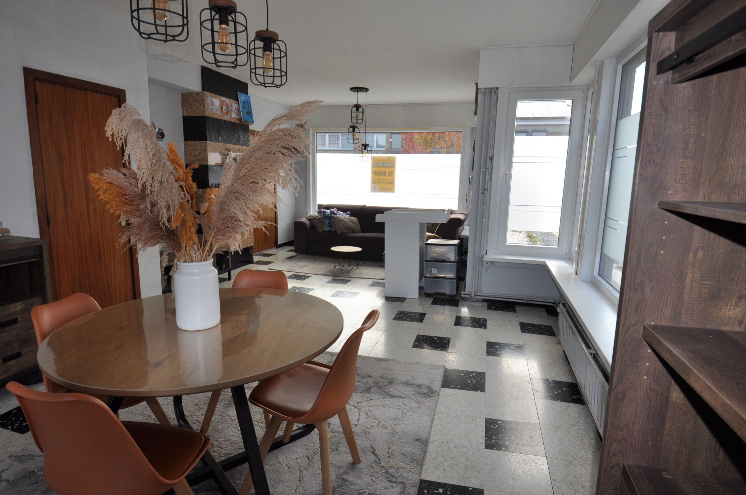 Gedeeltelijk gerenoveerde woning met grote tuin te Zandvoorde ! foto 5