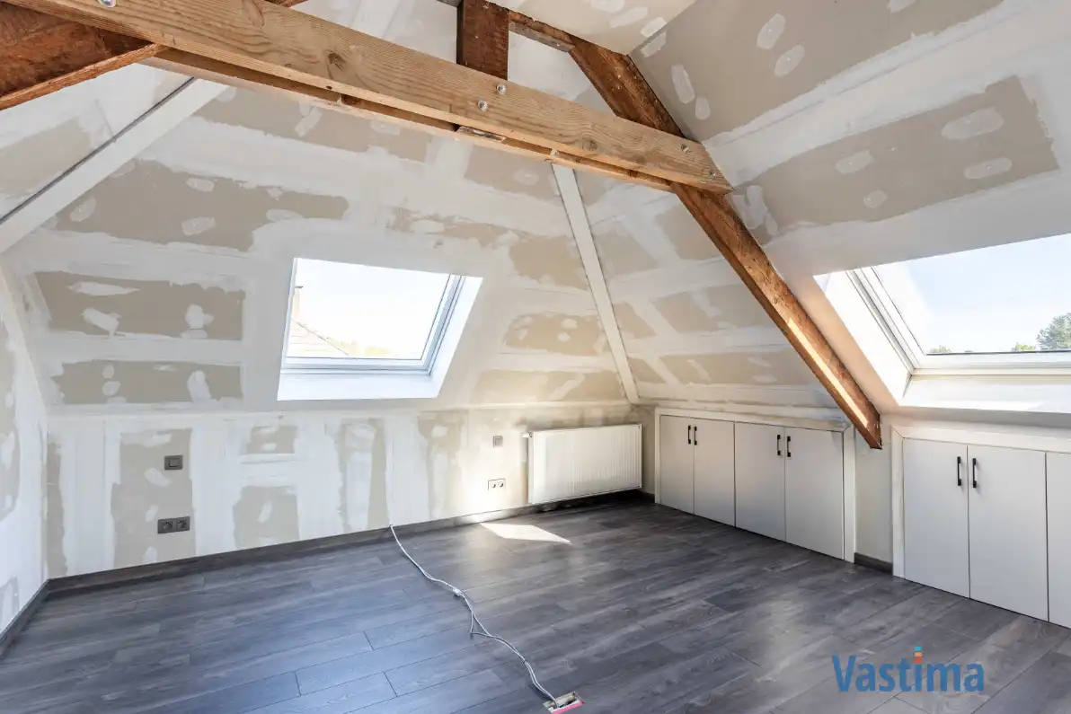 Lichtrijke halfopen bebouwing met 3 slaapkamers, tuin en garage foto 21
