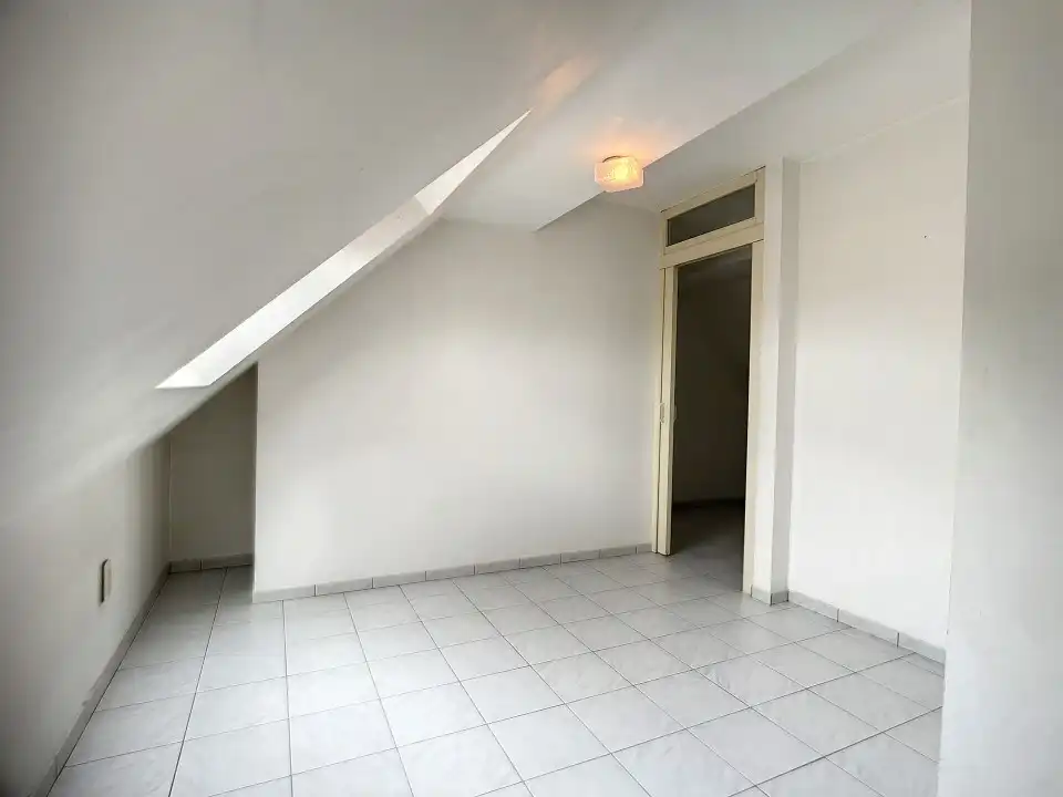 Centraal gelegen appartement met 2 slaapkamers en garage foto 5