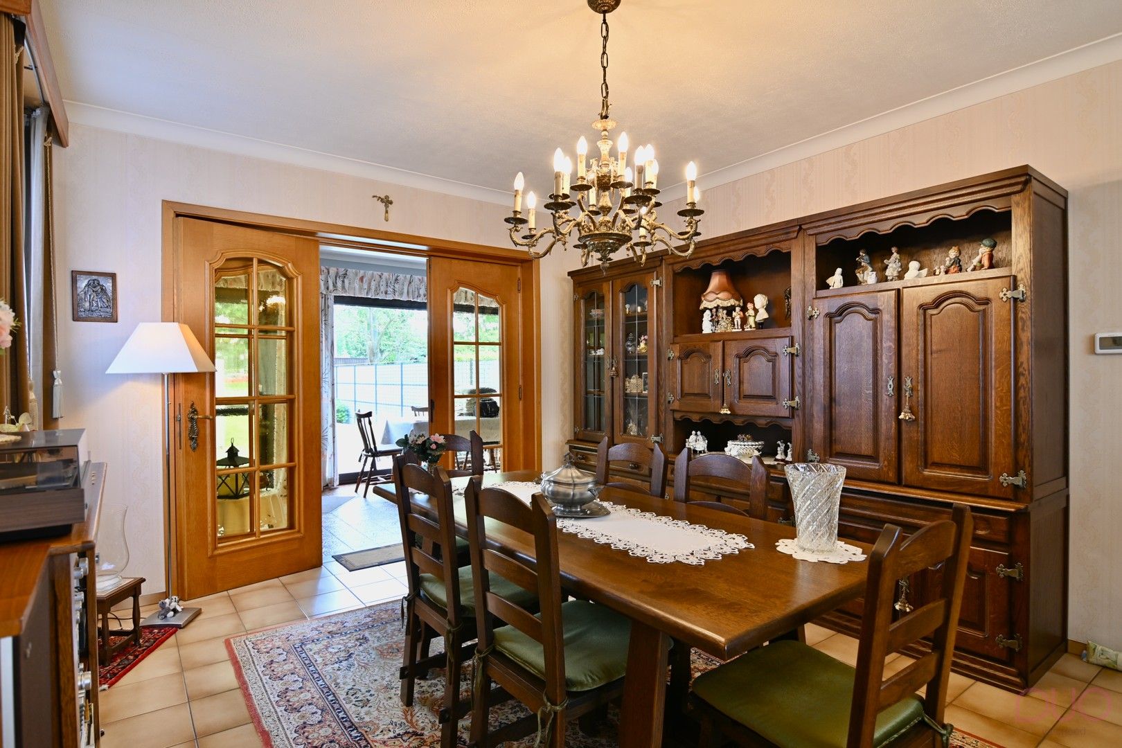 Charmante halfopen gezinswoning nabij het centrum van Sint-Truiden met 2 garages foto 6