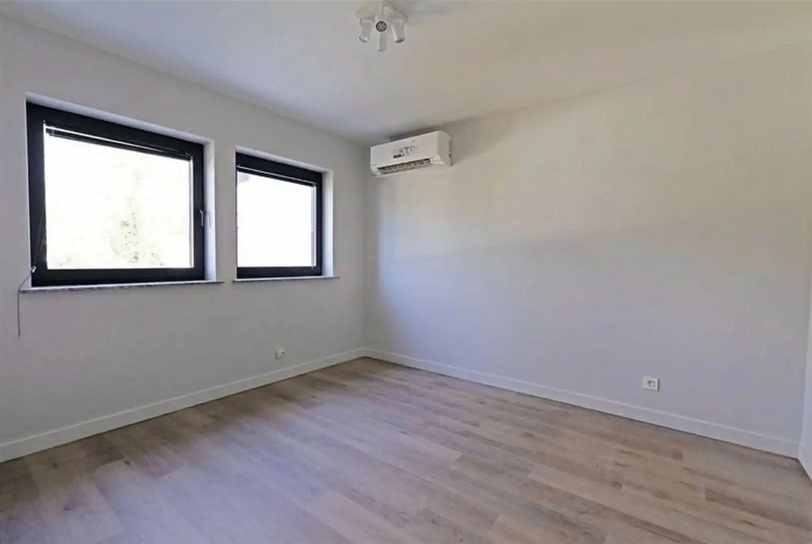 Gerenoveerde halfopen bebouwing op Berkenveld foto 8