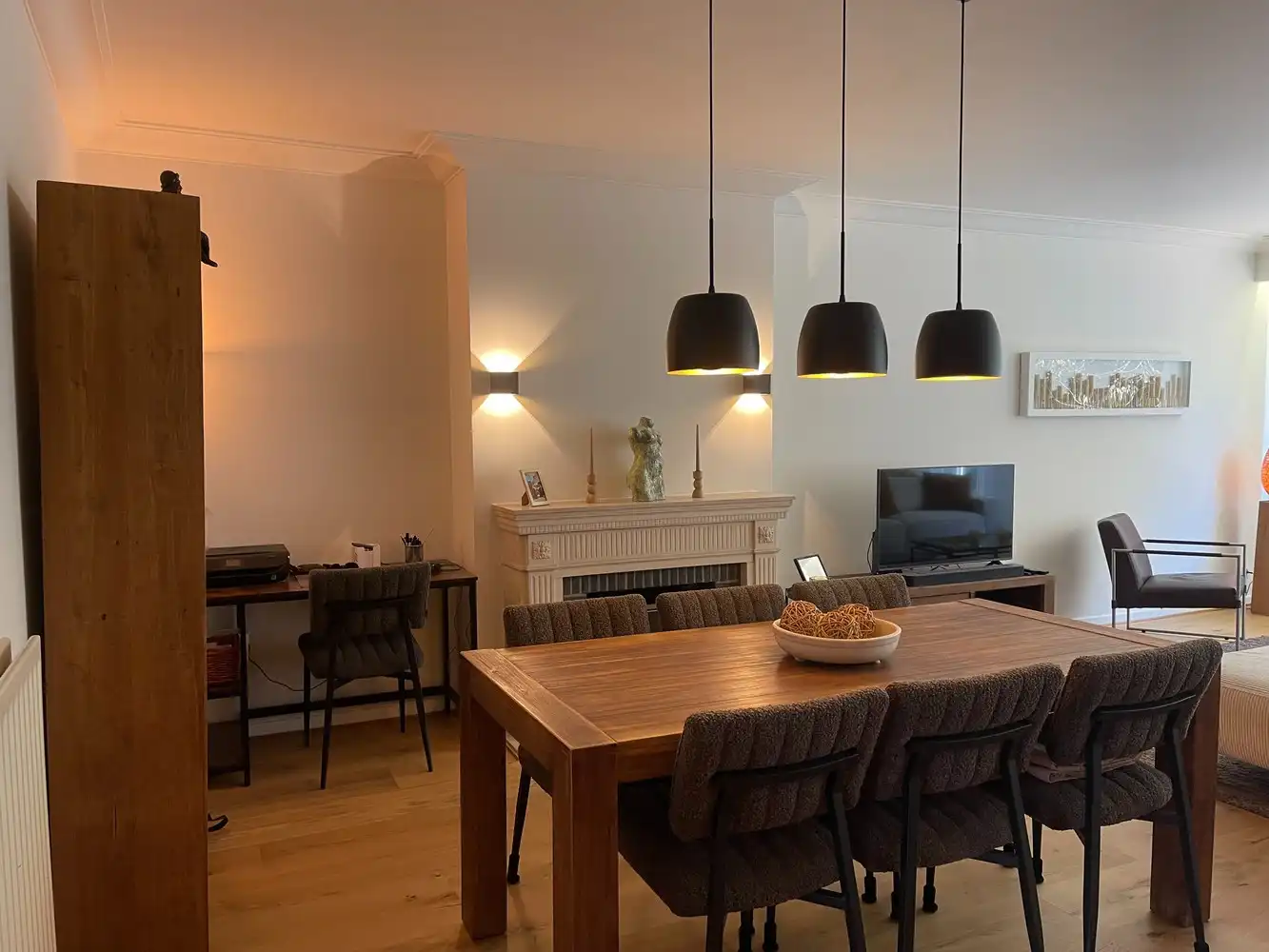 INSTAPKLAAR & STIJLVOL: Prachtig gerenoveerd 2-slaapkamer appartement (100 m²) met EPC B en zicht op de Lierse Vesten!  BESCHIKBAAR VANAF 15 SEPTEMBER foto {{pictureIndex}}
