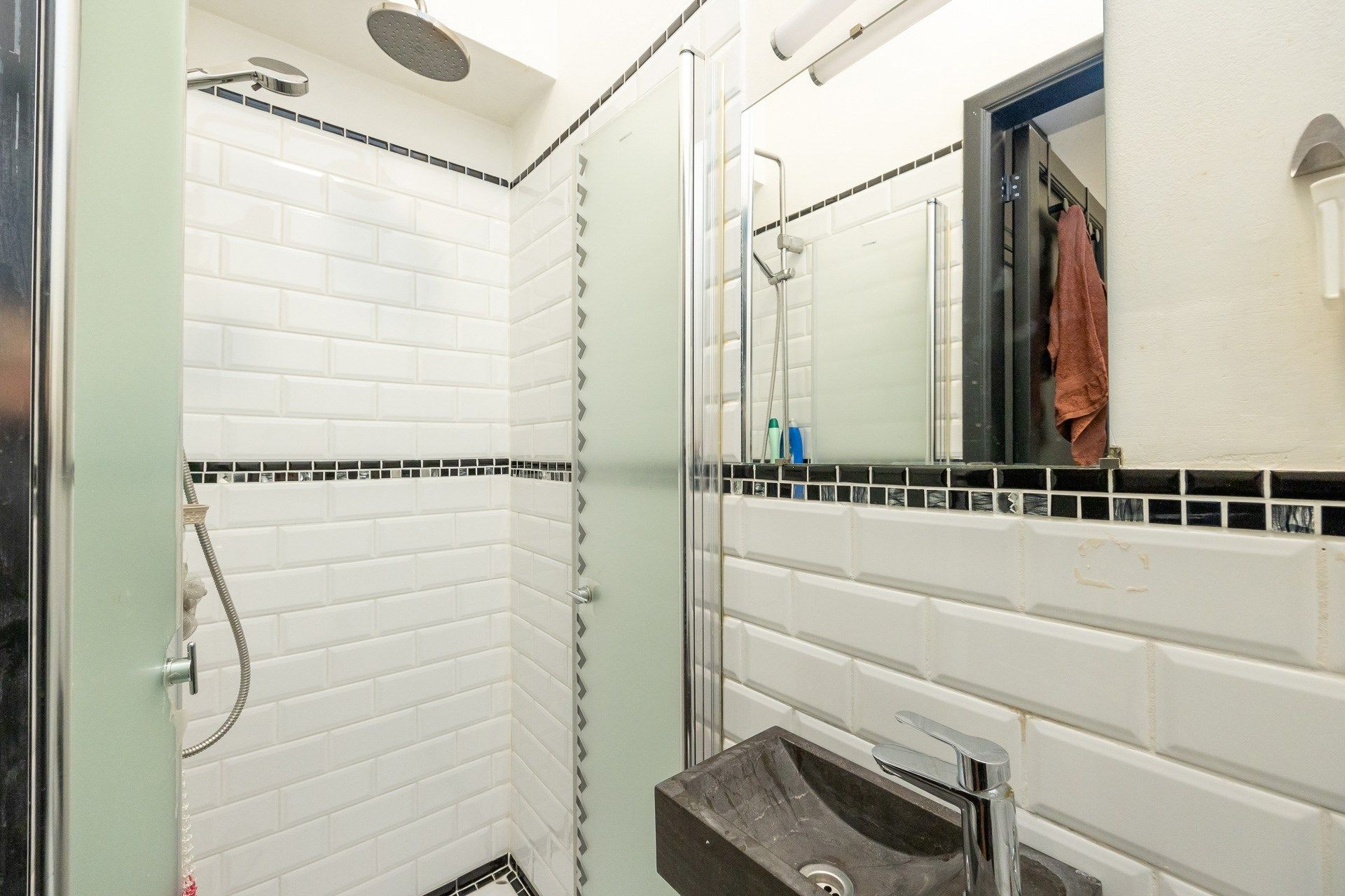 Ruime, instapklare gezinswoning met authentieke elementen in Berchem foto 38