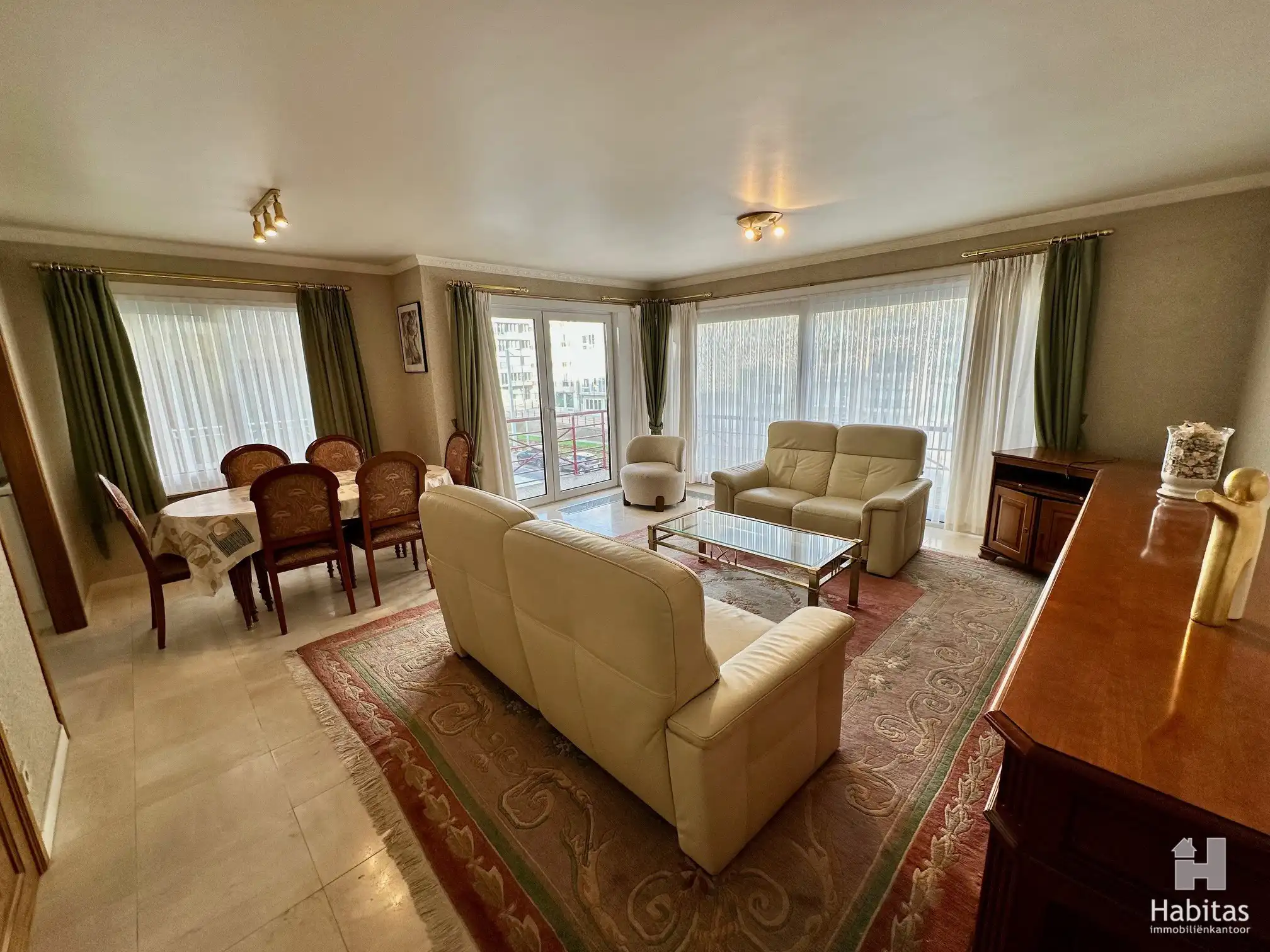 Ruim - hoek-appartement op amper 100m v/h strand  foto 5