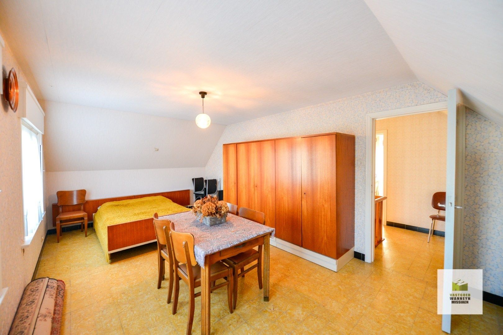 Kantoorruimte met woning op 1056 m2 foto 15