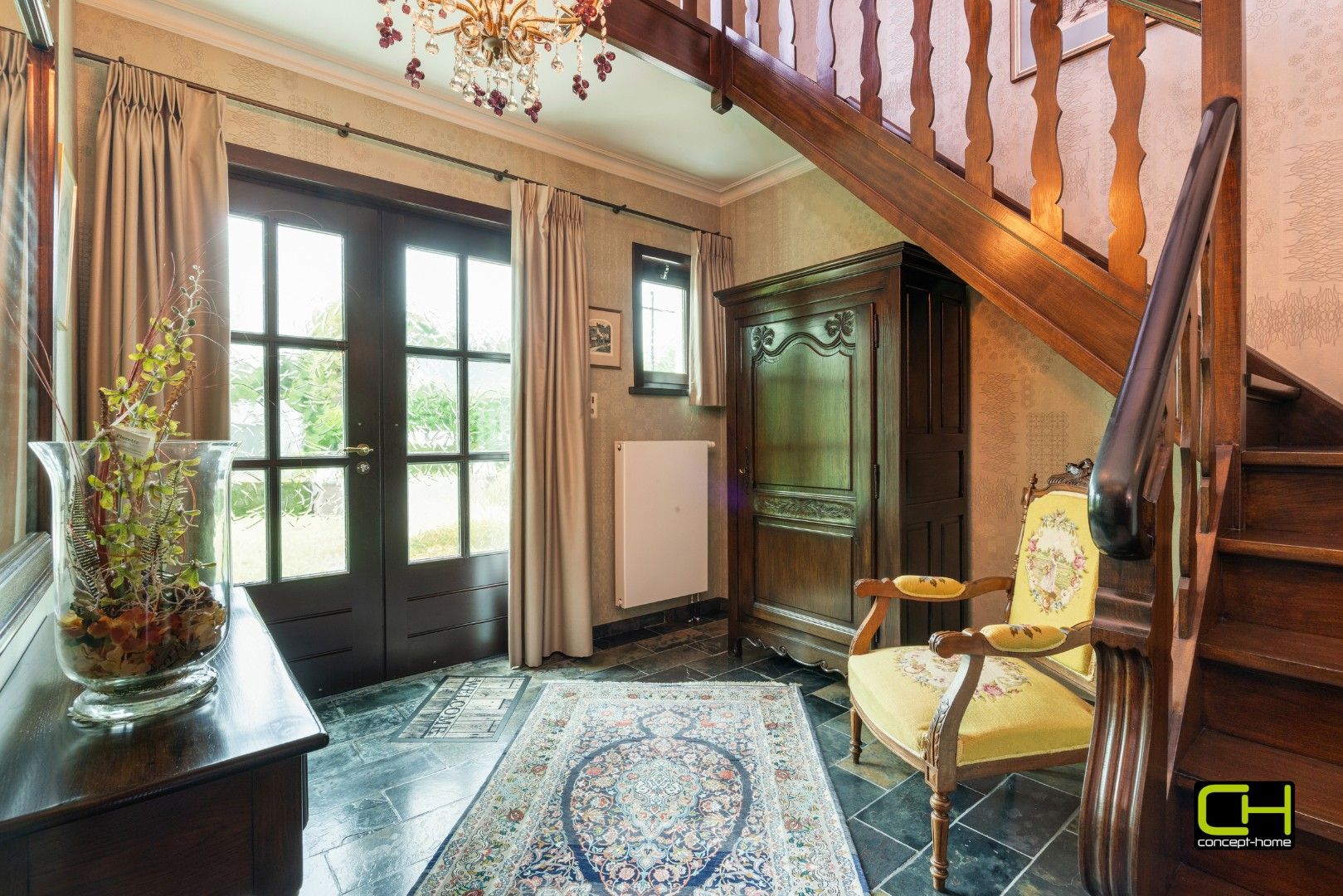 Ruime gezinswoning met 4 slaapkamers, tuin en prachtig uitzicht te koop in Lievegem foto 3
