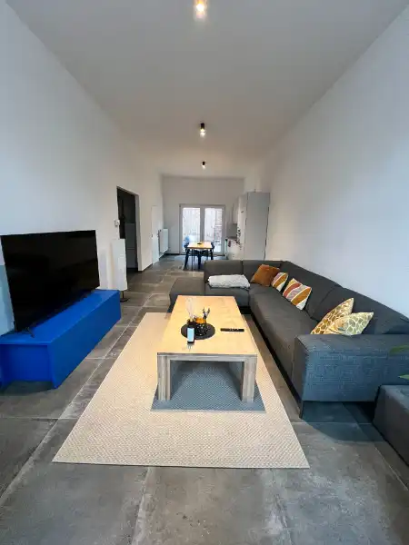 Volledig verhuurde opbrengsteigendom: bakkerij (GV) + 4-kamer co-housing (boven) foto 2